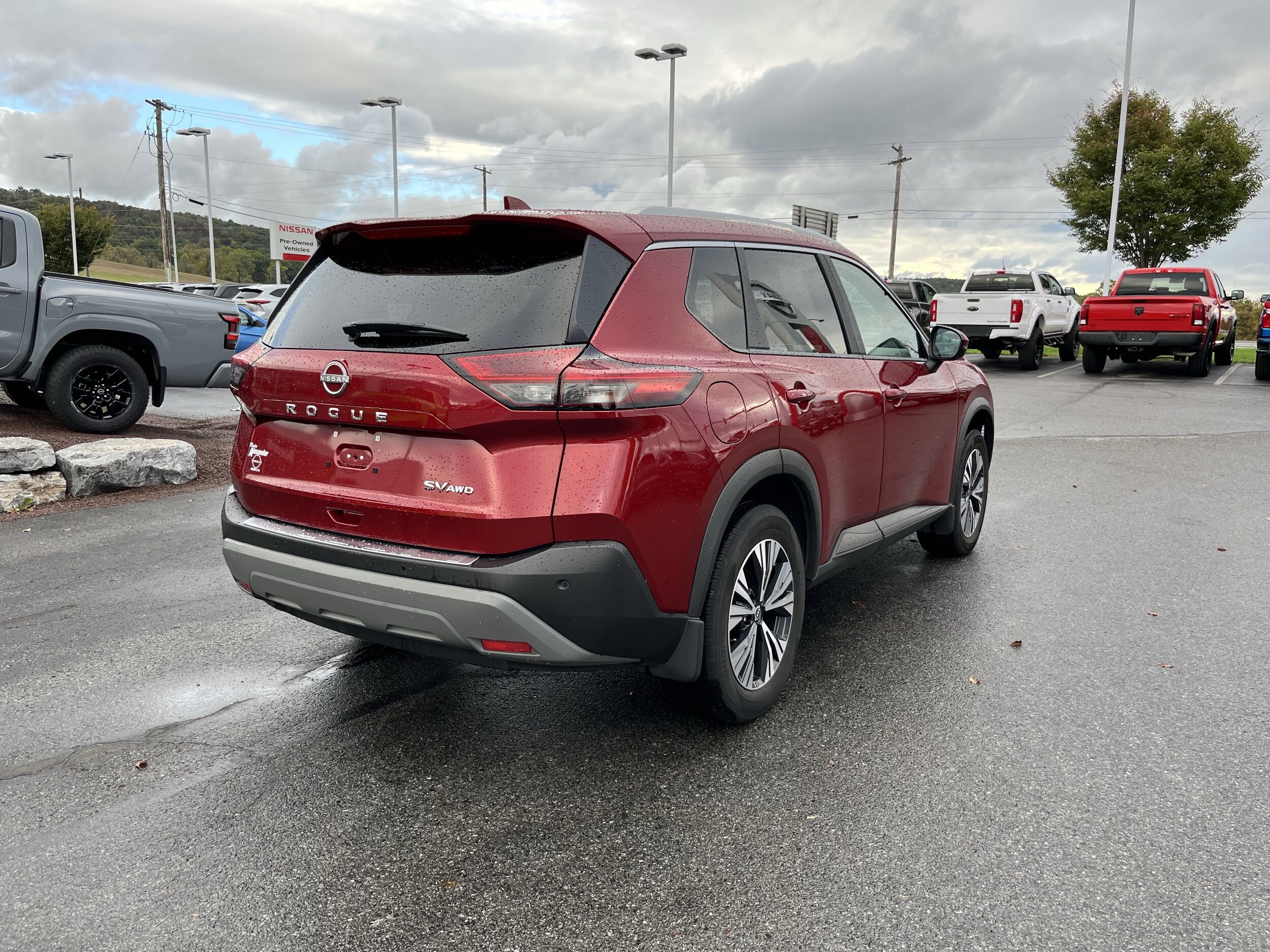 2023 Nissan Rogue AWD SV photo 2