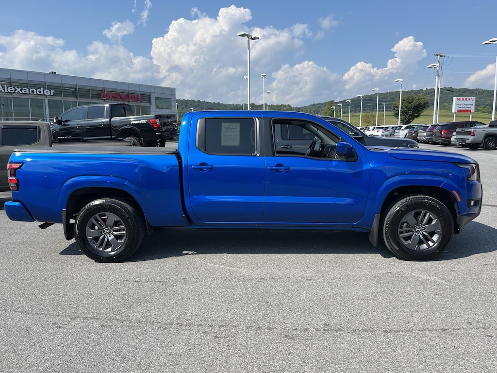 Used 2025 Nissan Frontier SV Truck Crew Cab