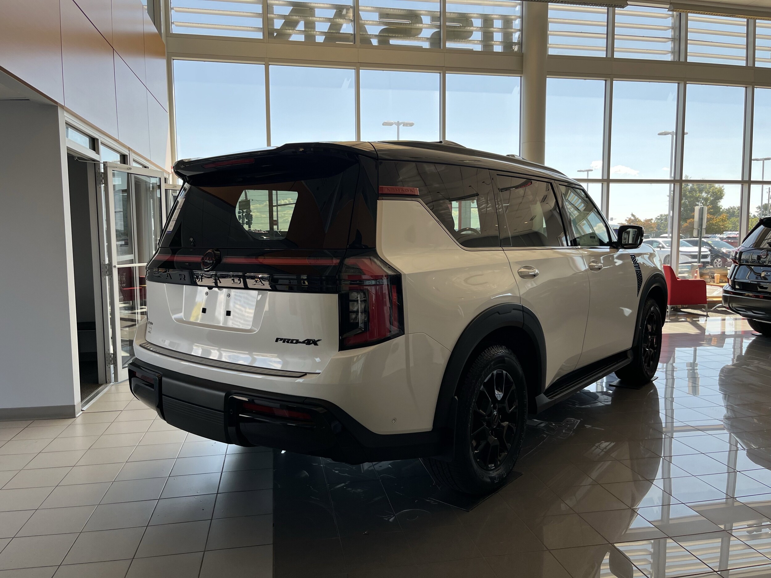 2025 Nissan Armada photo 3