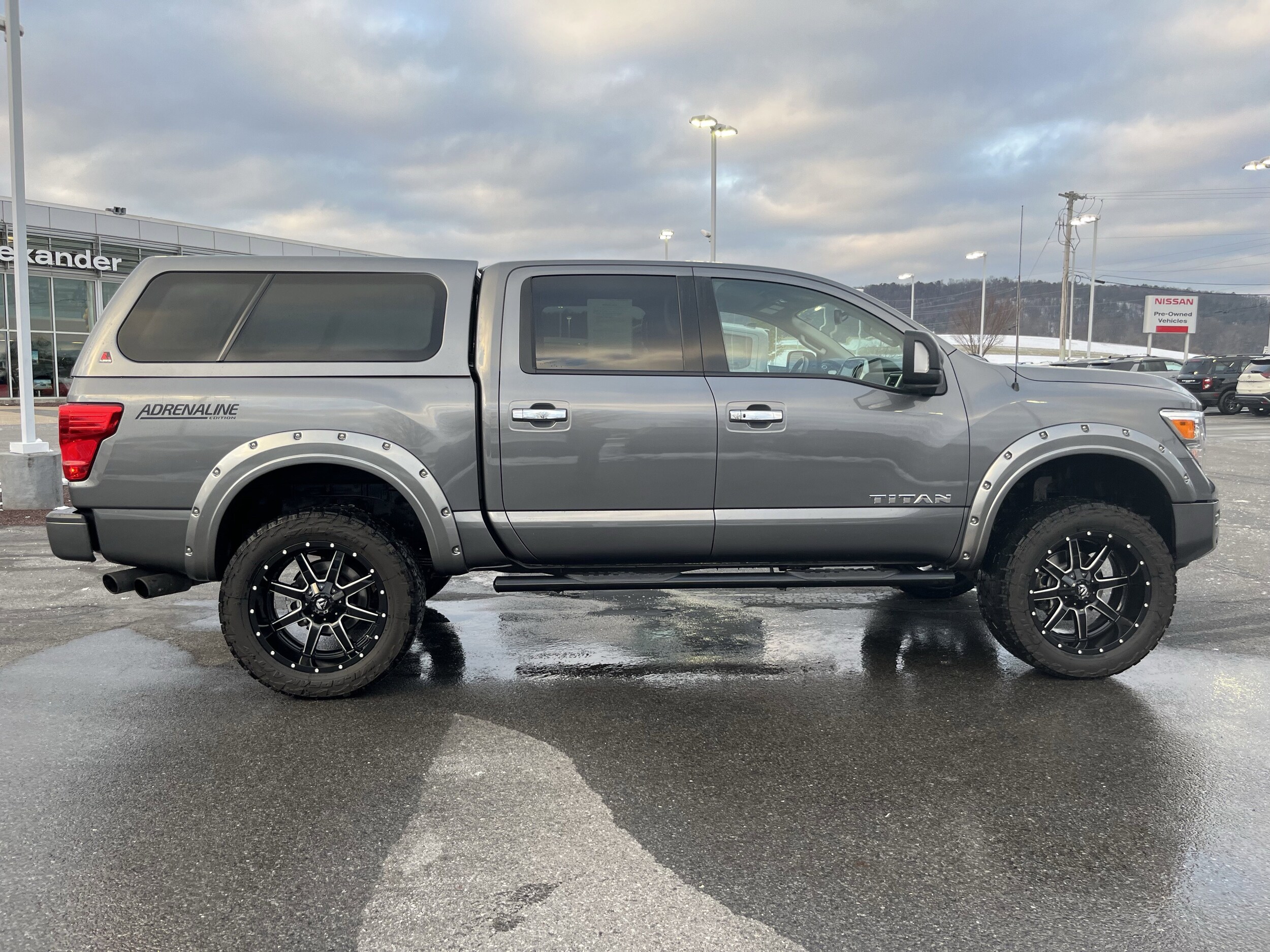 2021 Nissan Titan Crew Cab SV photo 2