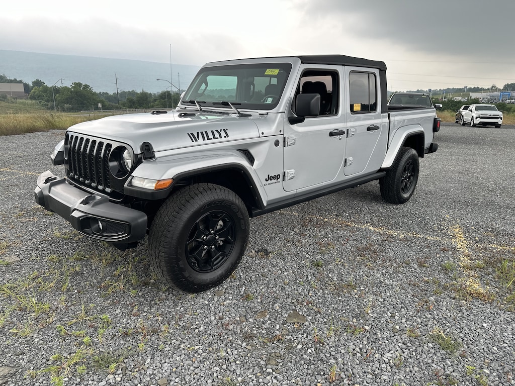 Used 2022 Jeep Gladiator Sport Truck Crew Cab