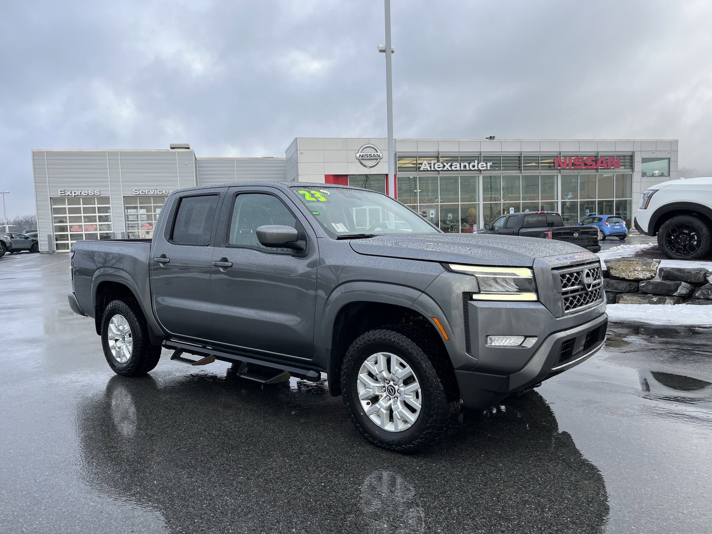 2023 Nissan Frontier SV's photo