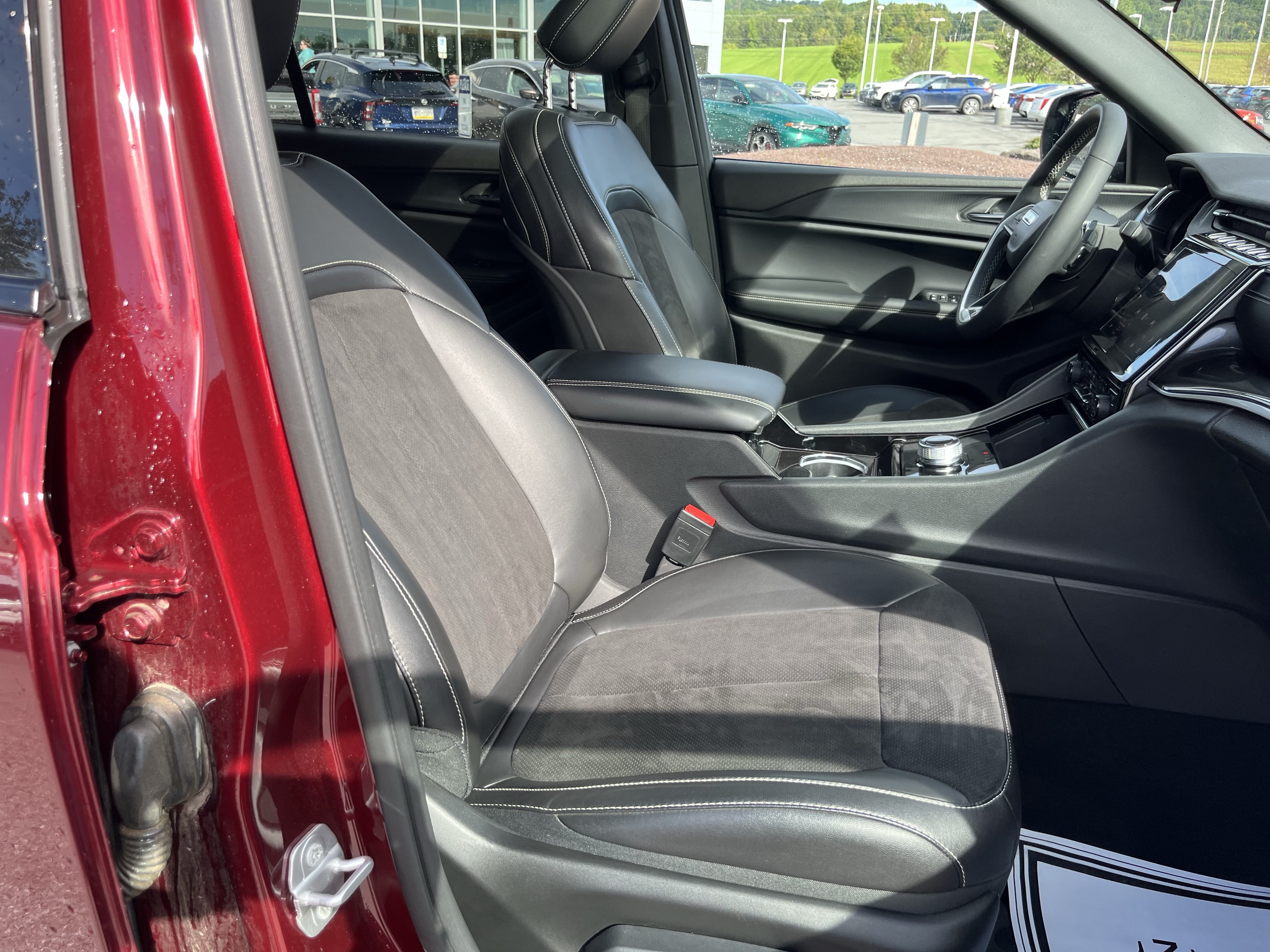 Used 2023 Jeep Grand Cherokee L Laredo SUV