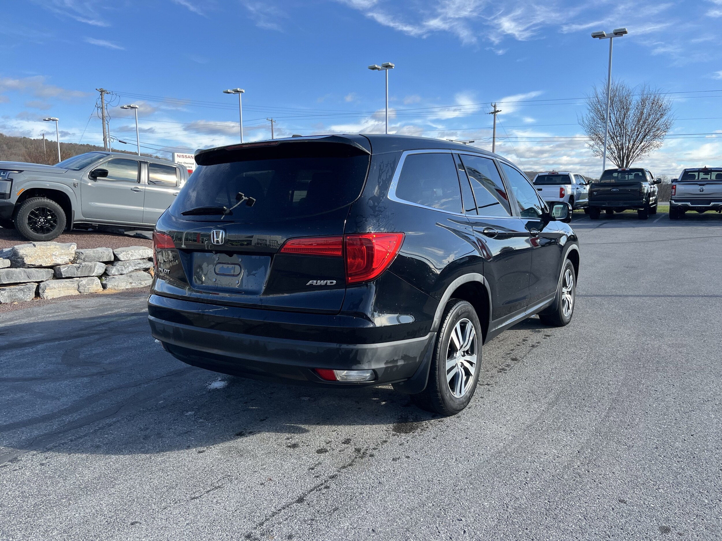 2017 Honda Pilot EX-L photo 3