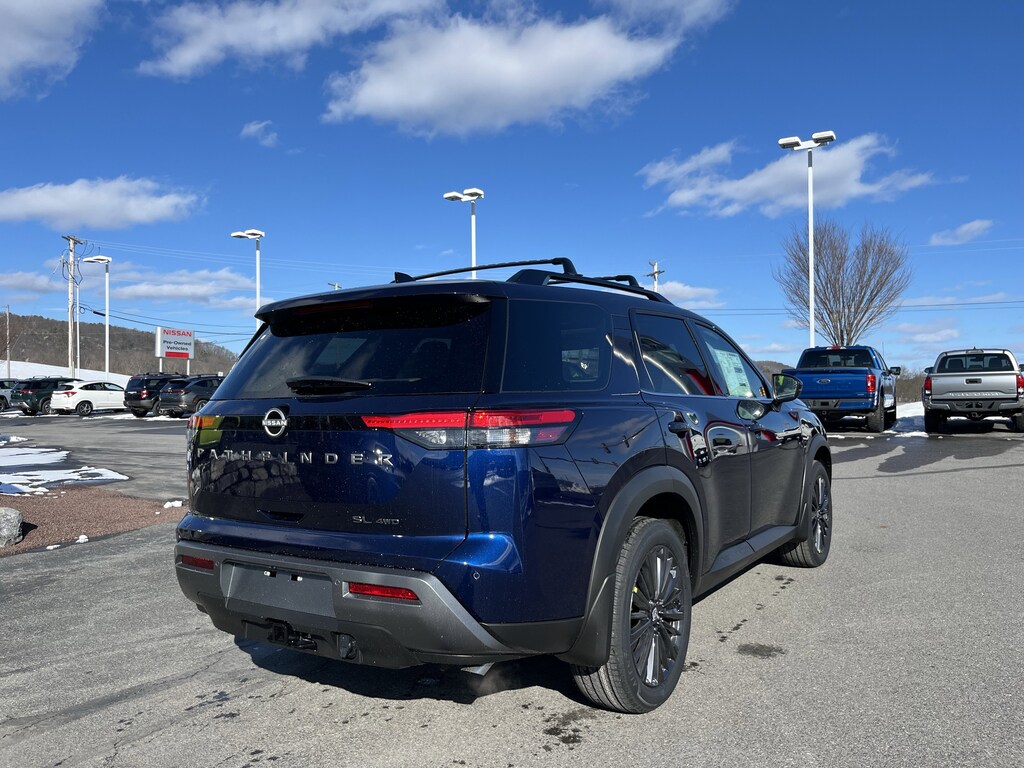 New 2026 Nissan Pathfinder SL SUV