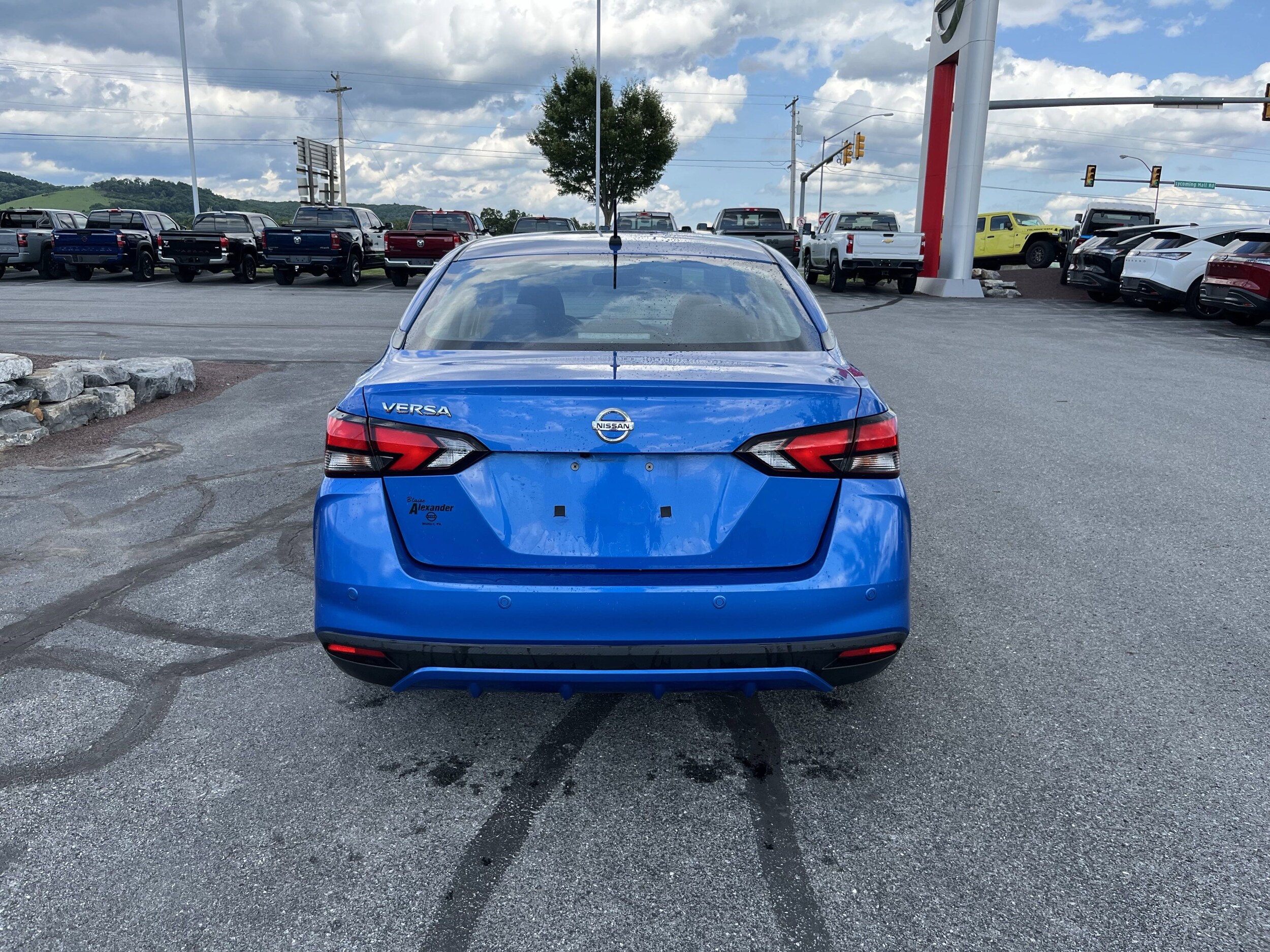2021 Nissan Versa 1.6 S photo 4