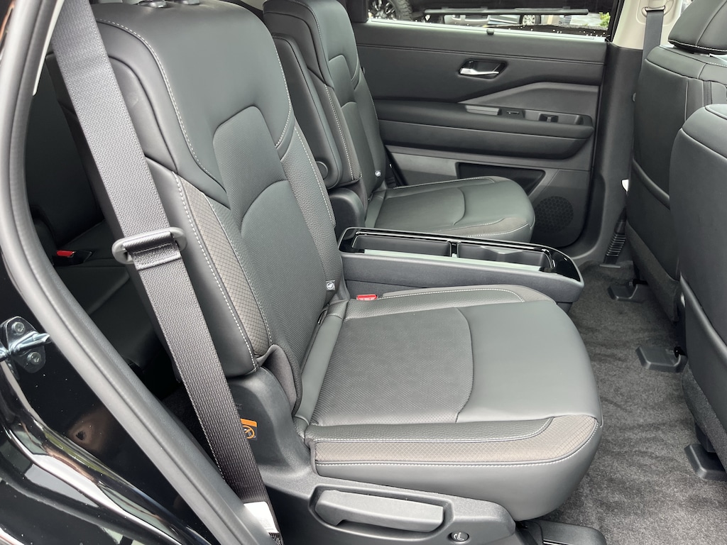 New 2026 Nissan Pathfinder SL SUV
