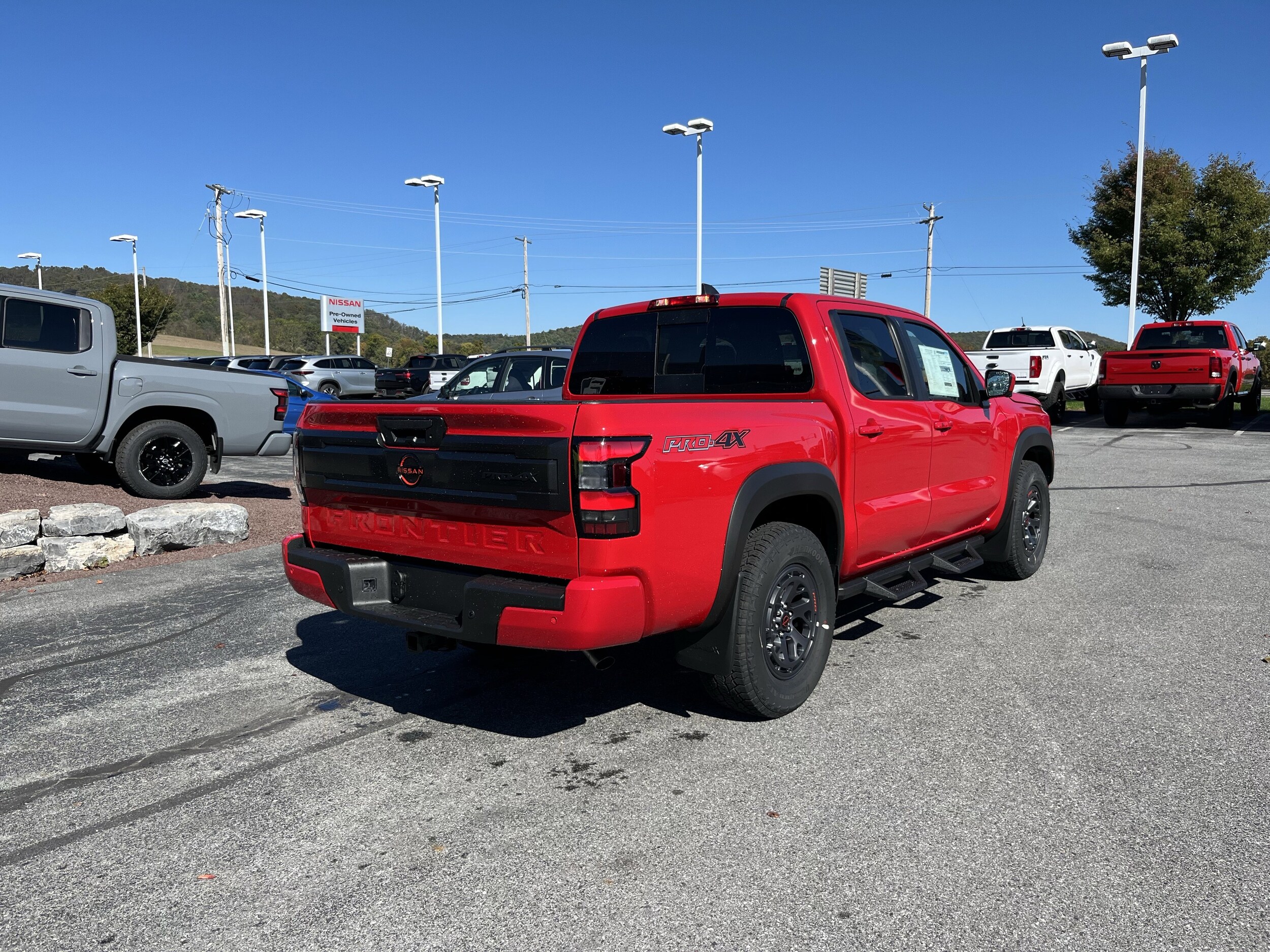 2026 Nissan Frontier PRO-4X photo 3