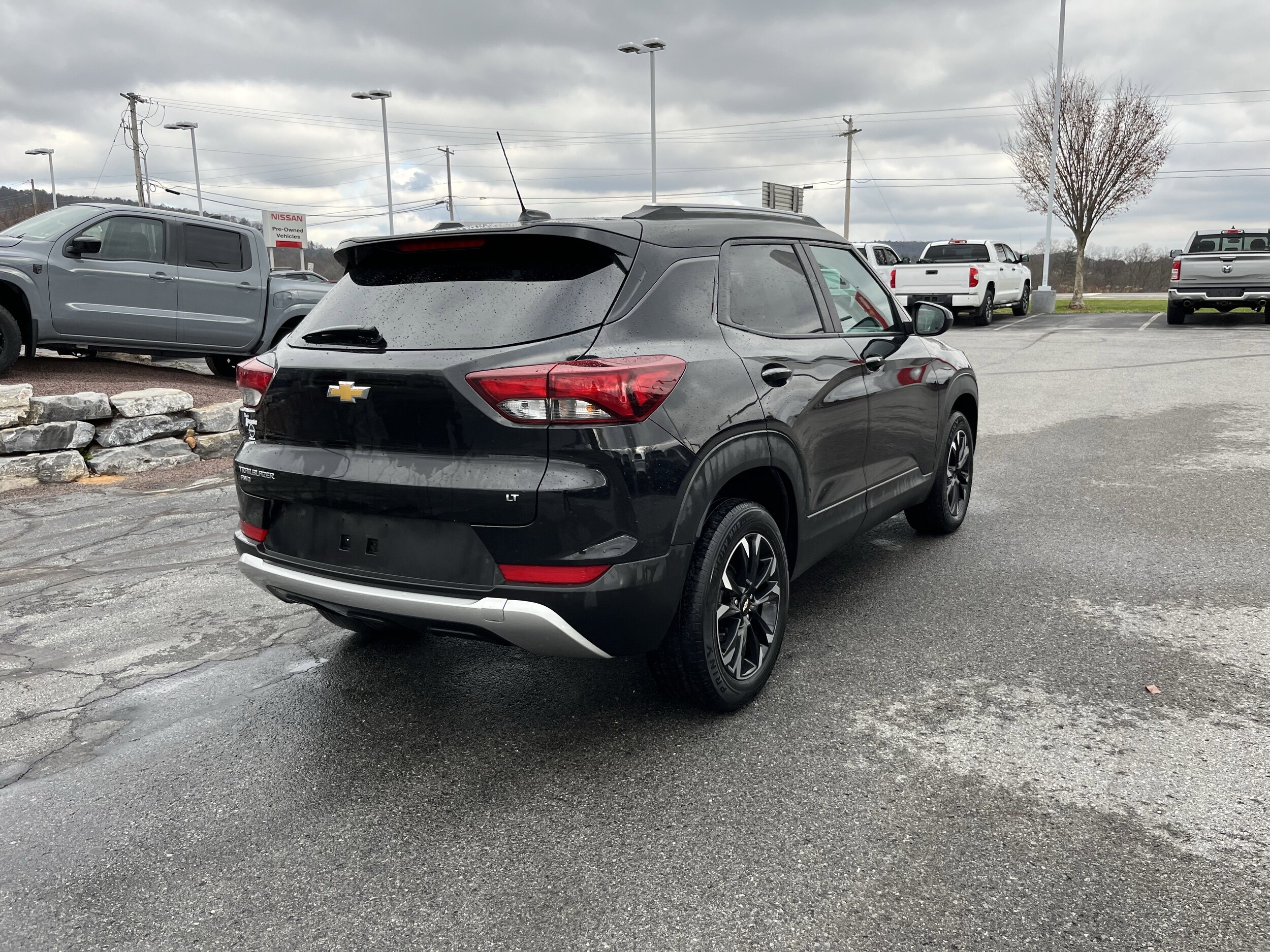 2023 Chevrolet Trailblazer LT photo 2
