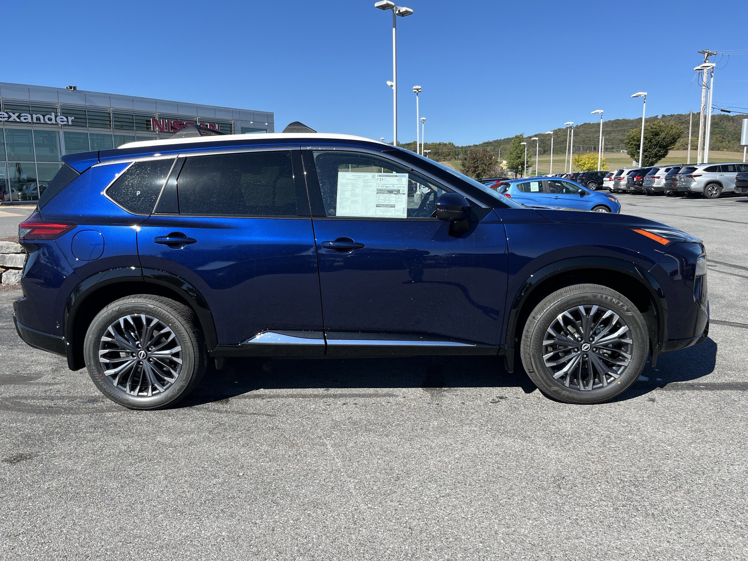 2026 Nissan Rogue Platinum photo 2
