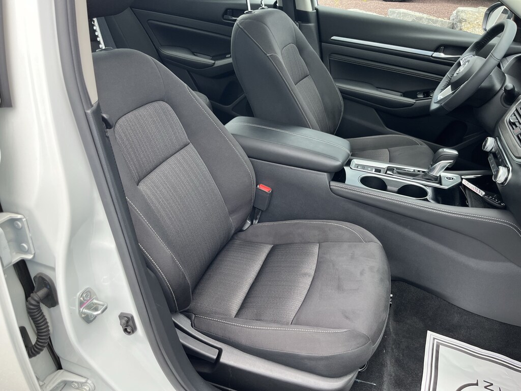Used 2023 Nissan Altima 2.5 SV Sedan