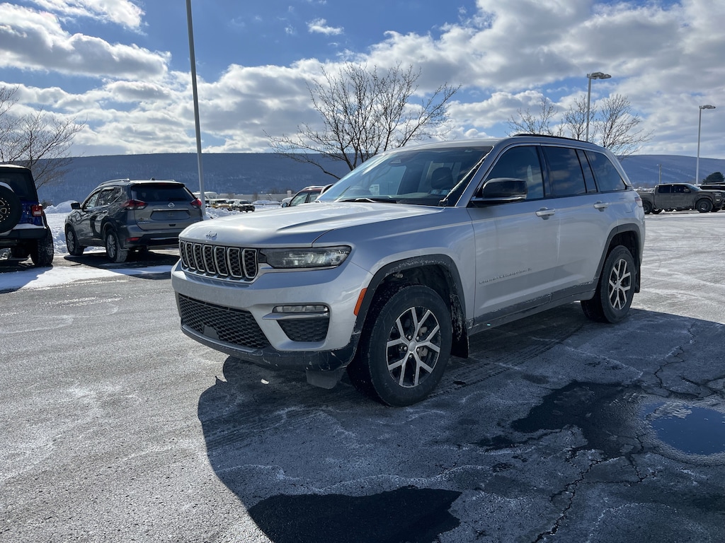 Used 2025 Jeep Grand Cherokee Limited SUV