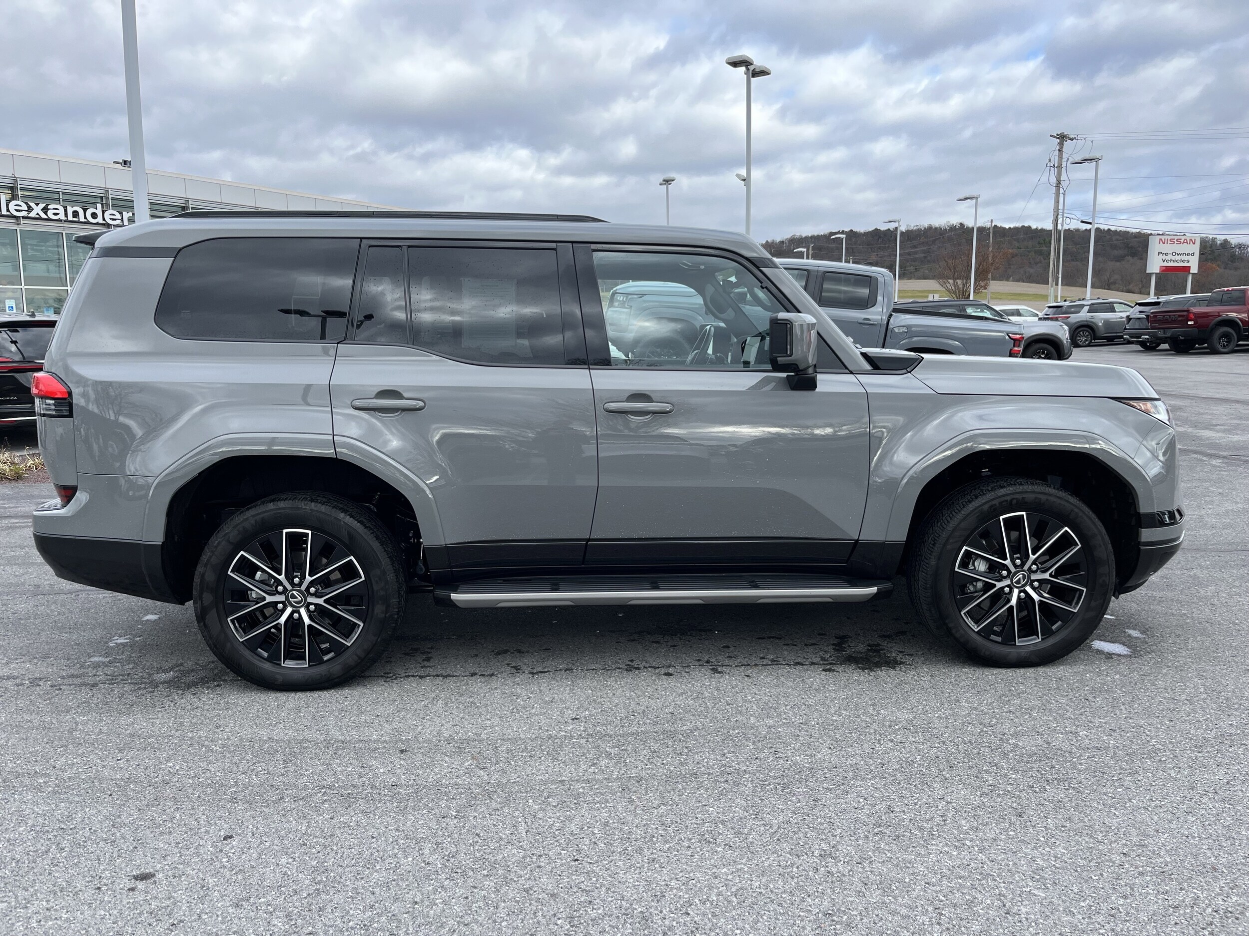 2024 Lexus GX 550 Premium photo 2