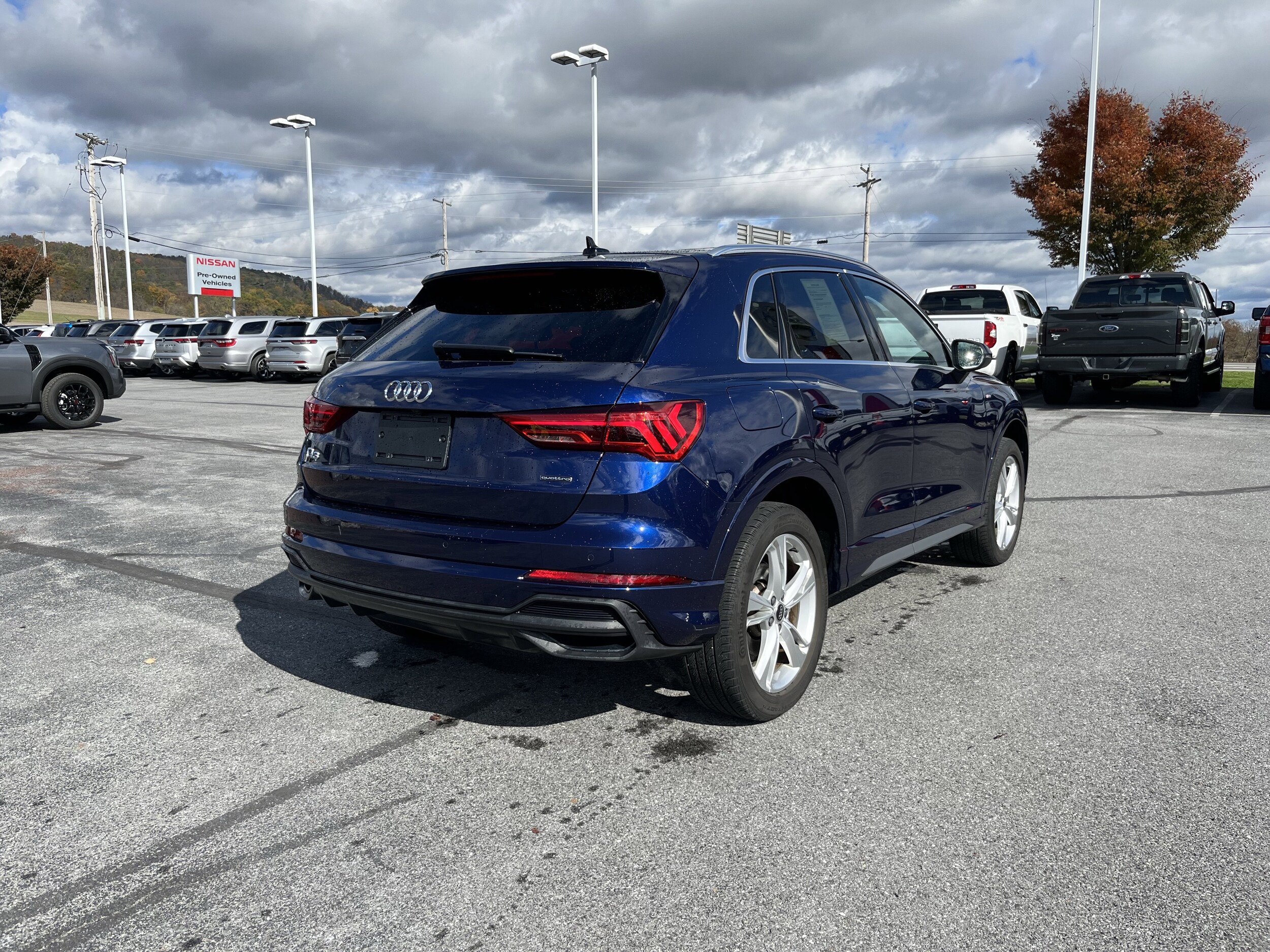 2023 Audi Q3 45 TFSI S line Premium photo 3