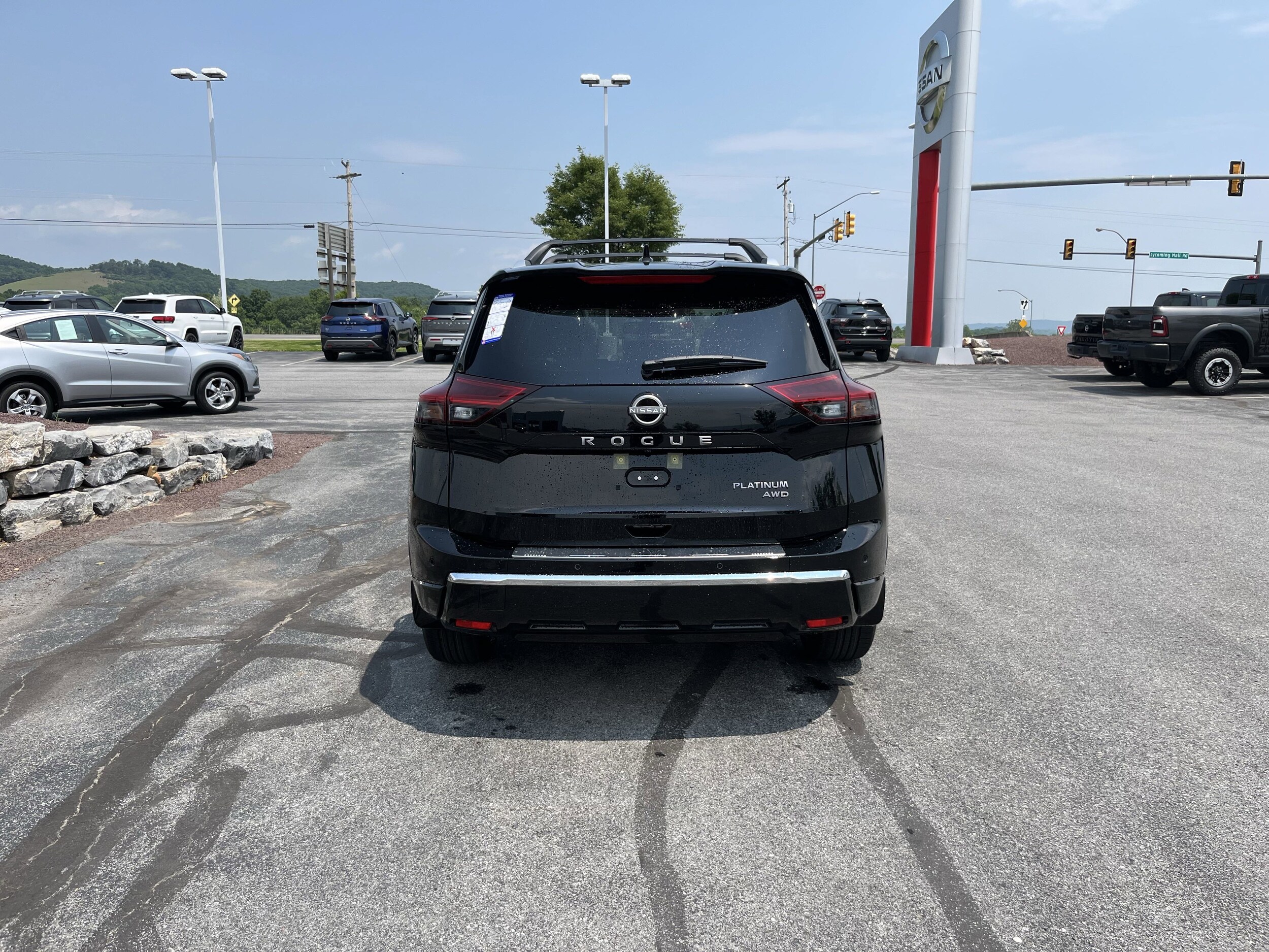 2025 Nissan Rogue Platinum photo 4