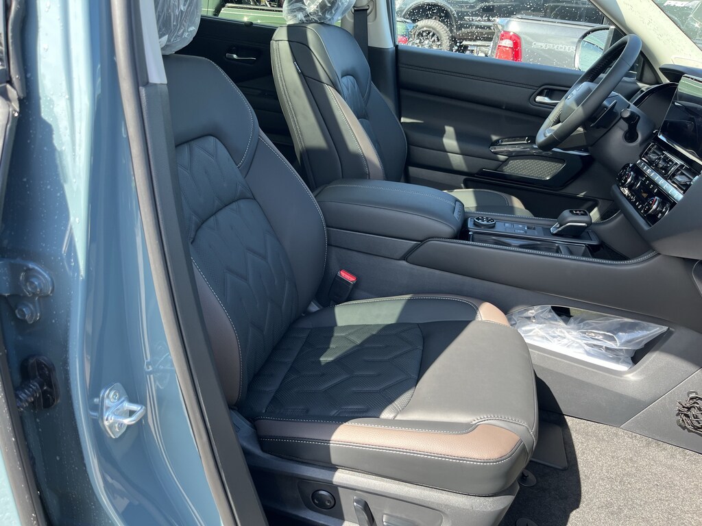New 2026 Nissan Pathfinder Platinum SUV