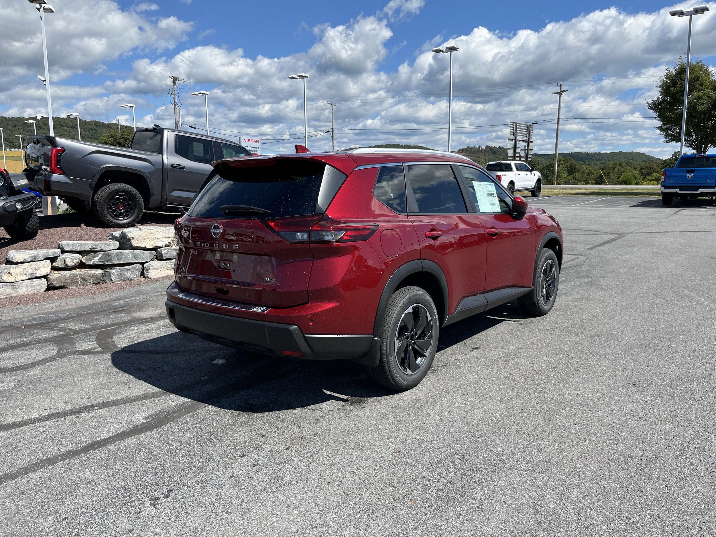 2026 Nissan Rogue SV photo 3