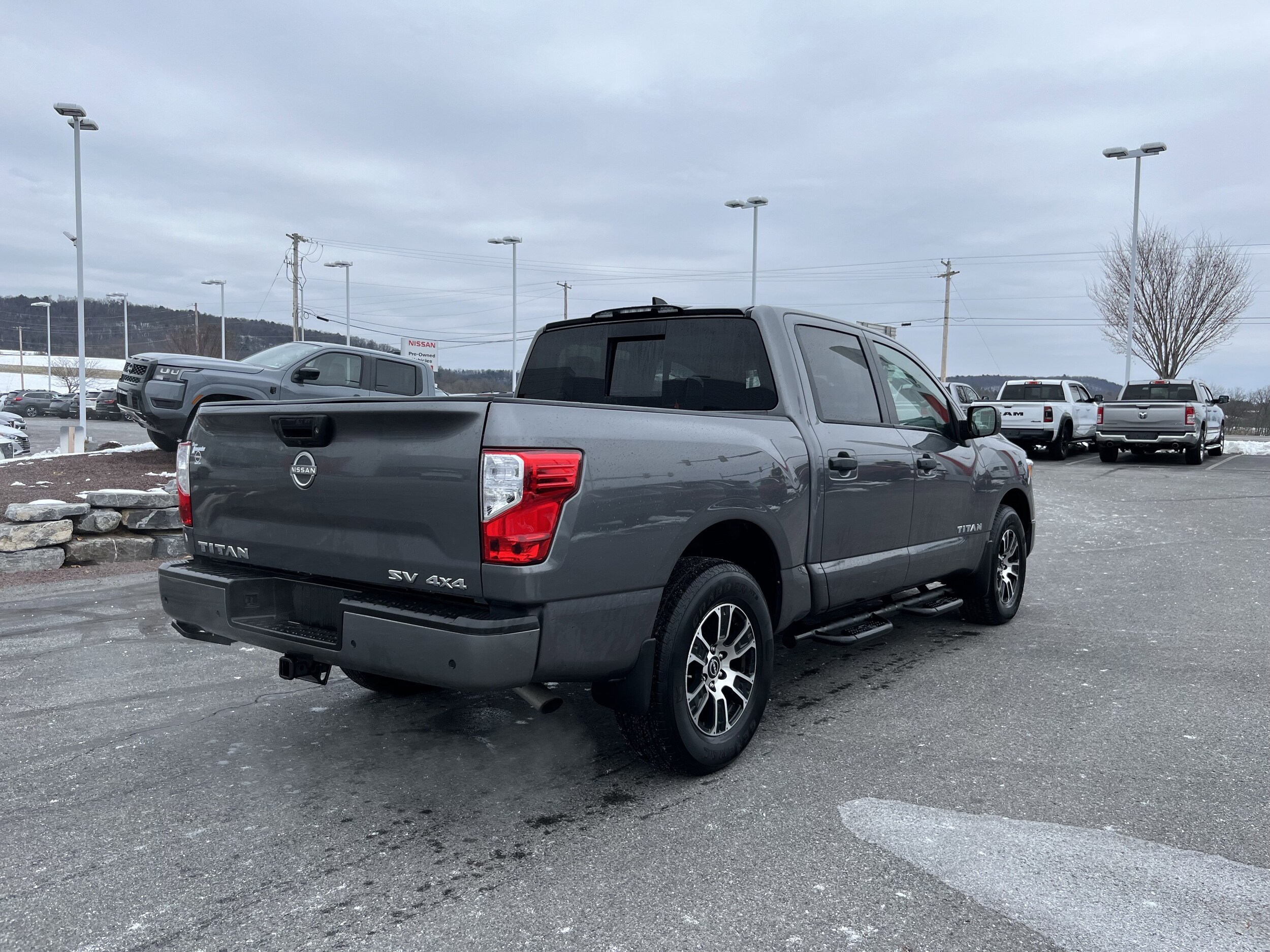 2024 Nissan Titan Crew Cab SV photo 2
