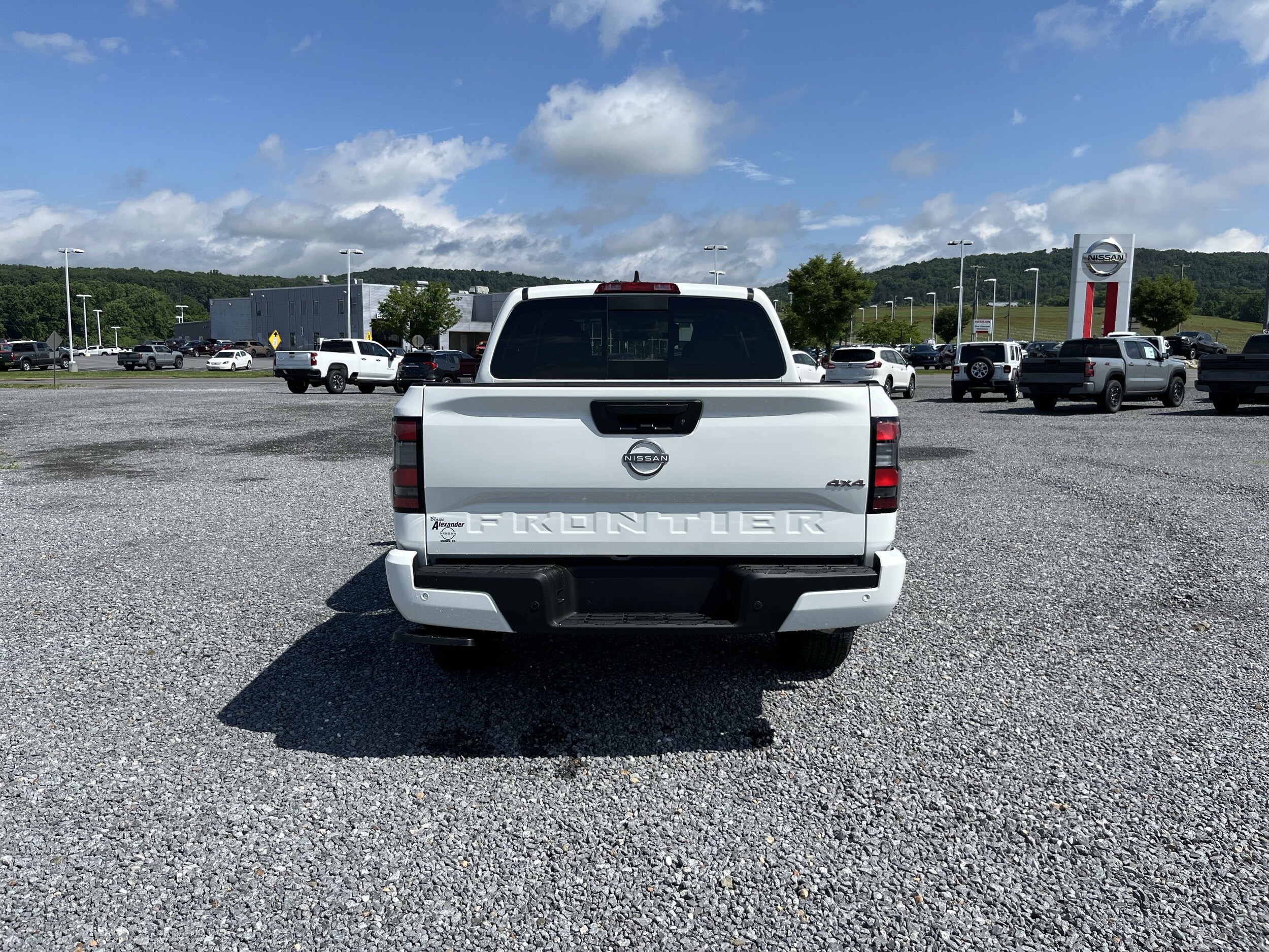 2025 Nissan Frontier SV photo 4
