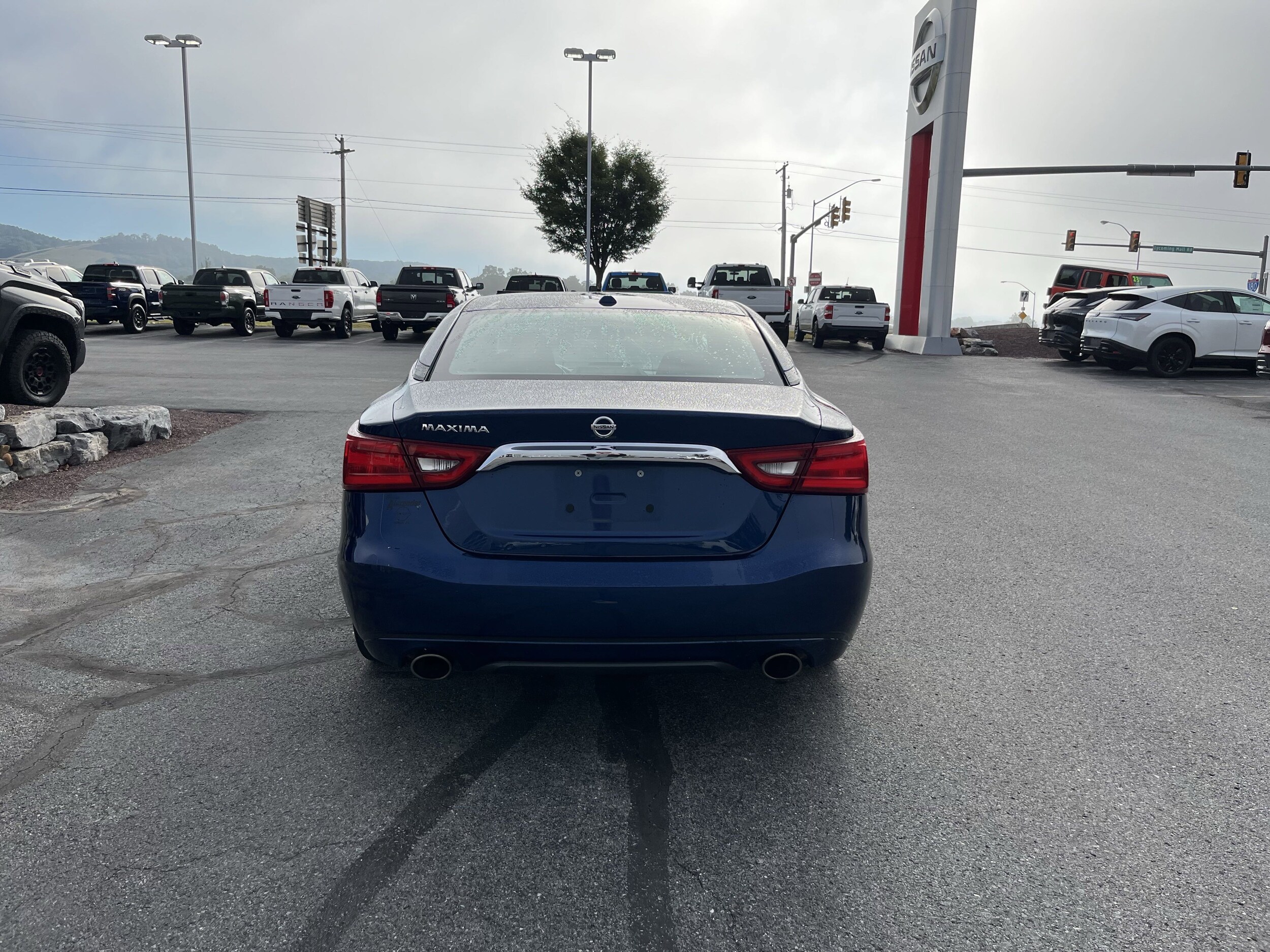 2018 Nissan Maxima S photo 2