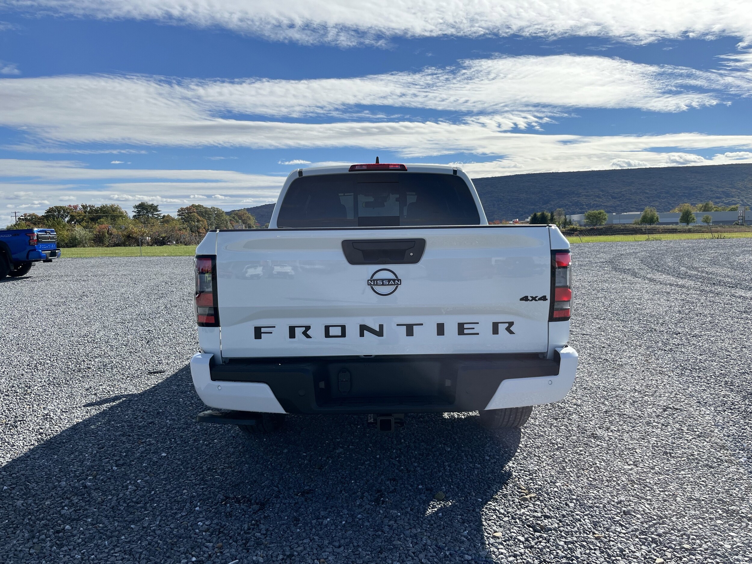 2026 Nissan Frontier SV photo 3