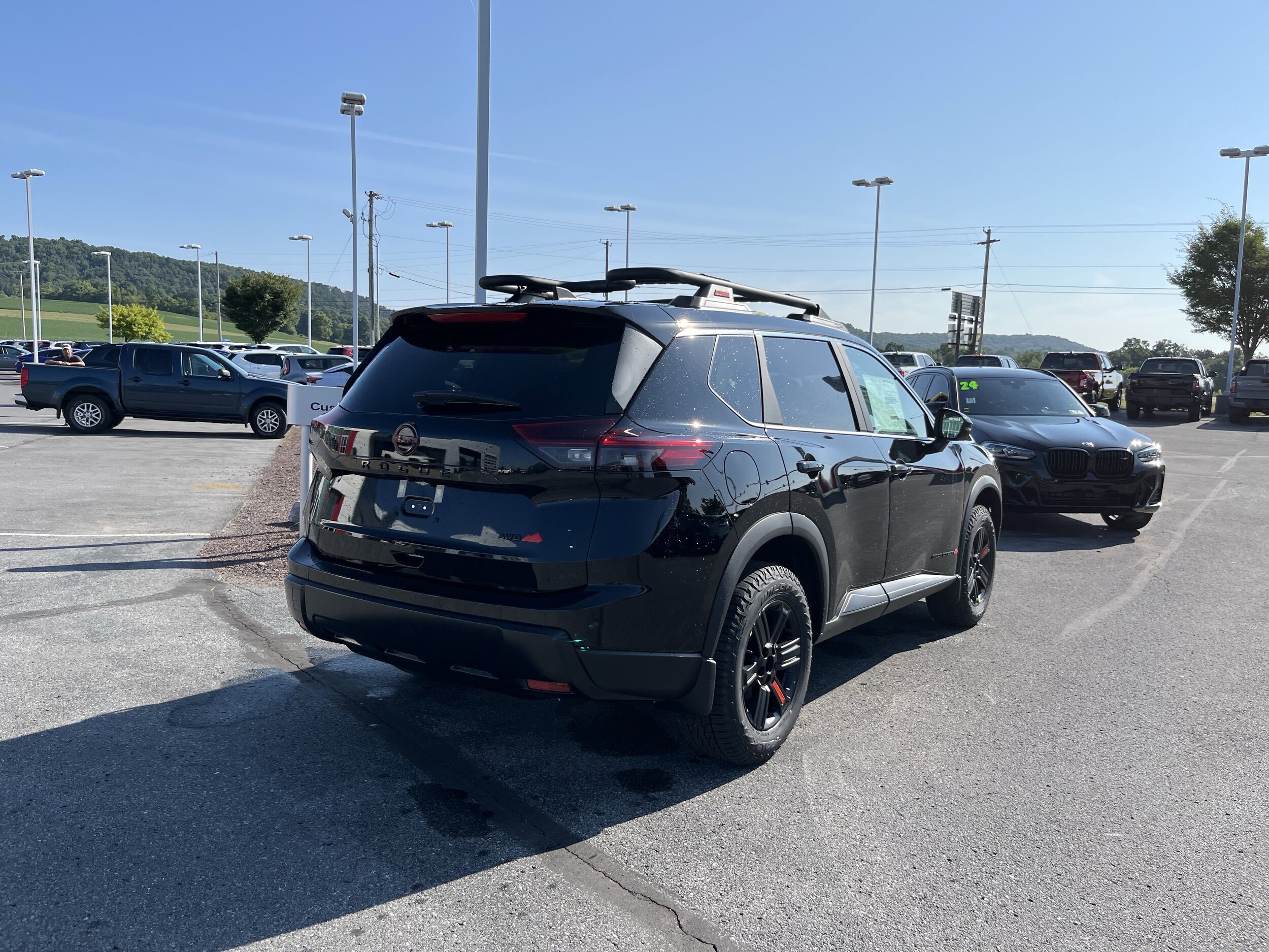2026 Nissan Rogue SV photo 3
