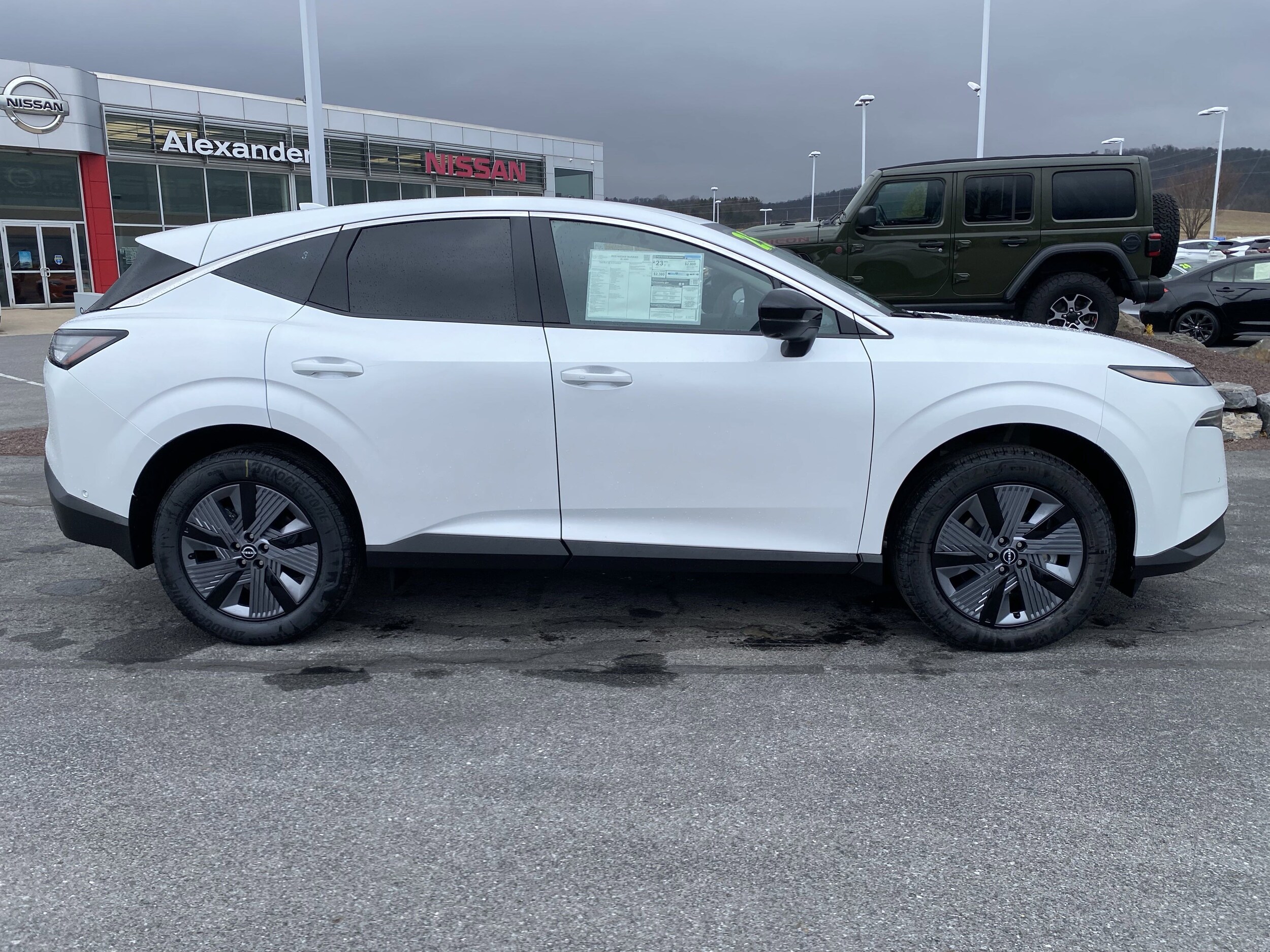 2025 Nissan Murano SL photo 2