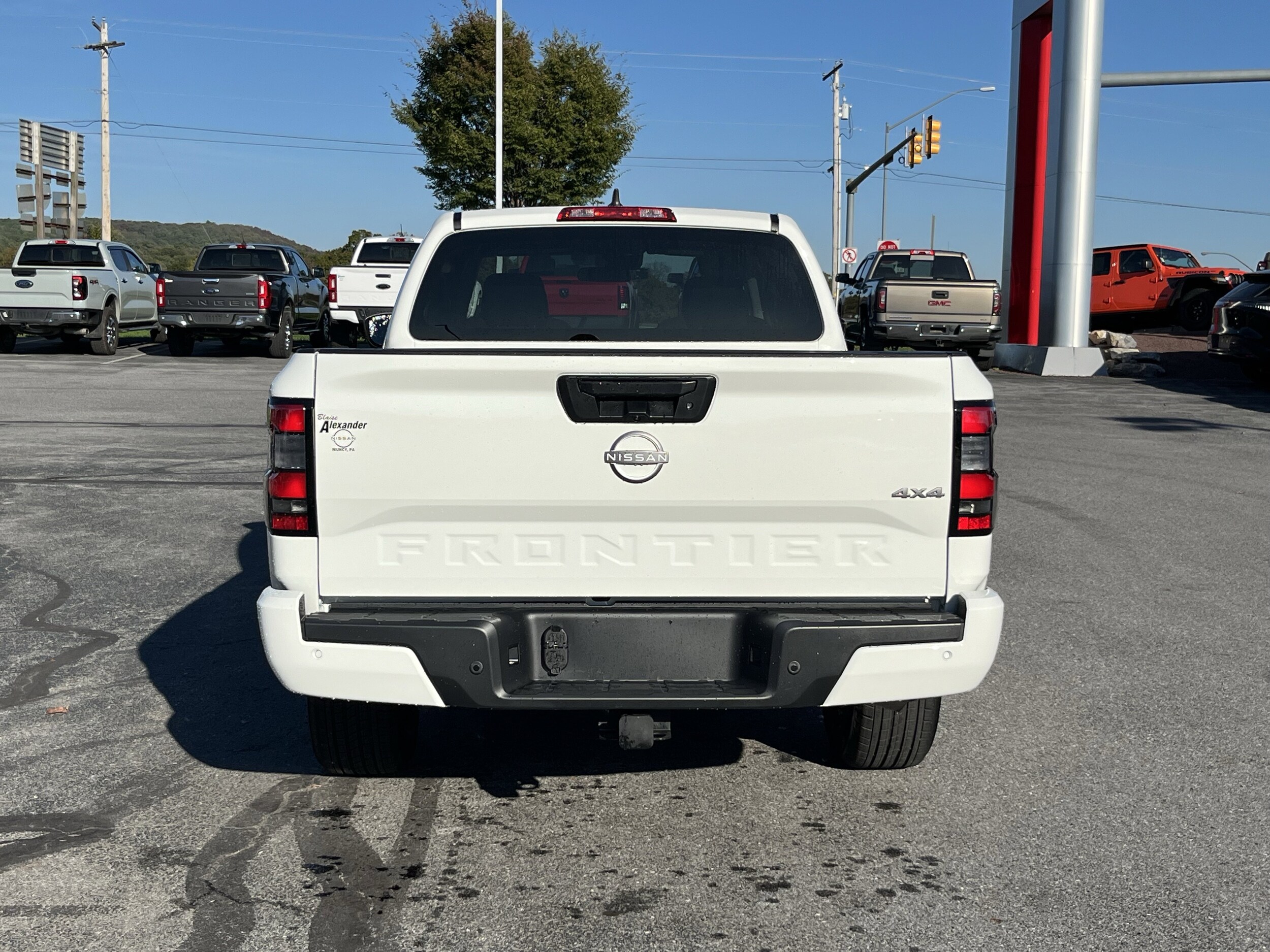 2025 Nissan Frontier King Cab SV photo 4