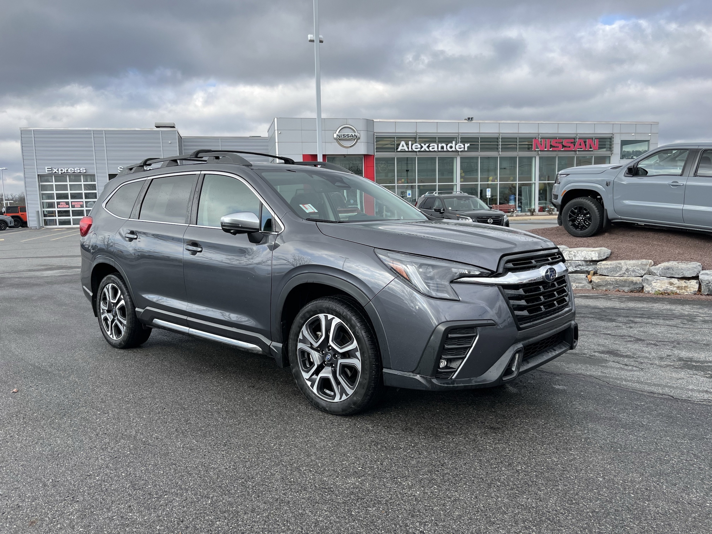 2023 Subaru Ascent Limited's photo