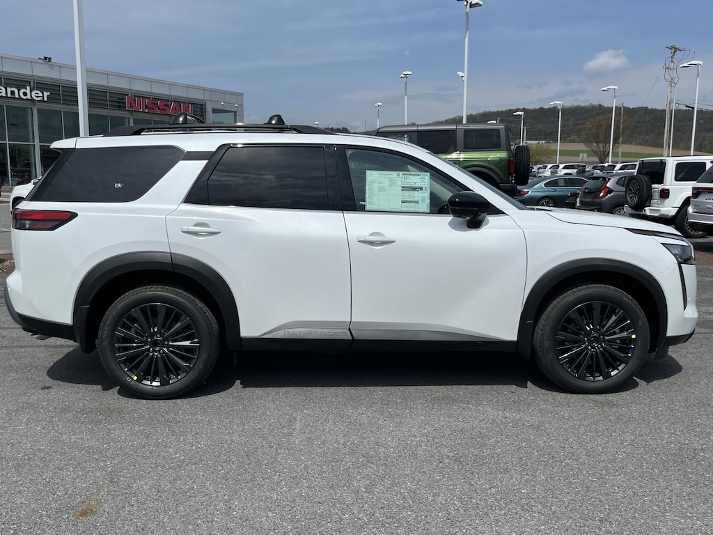 New 2026 Nissan Pathfinder SL SUV