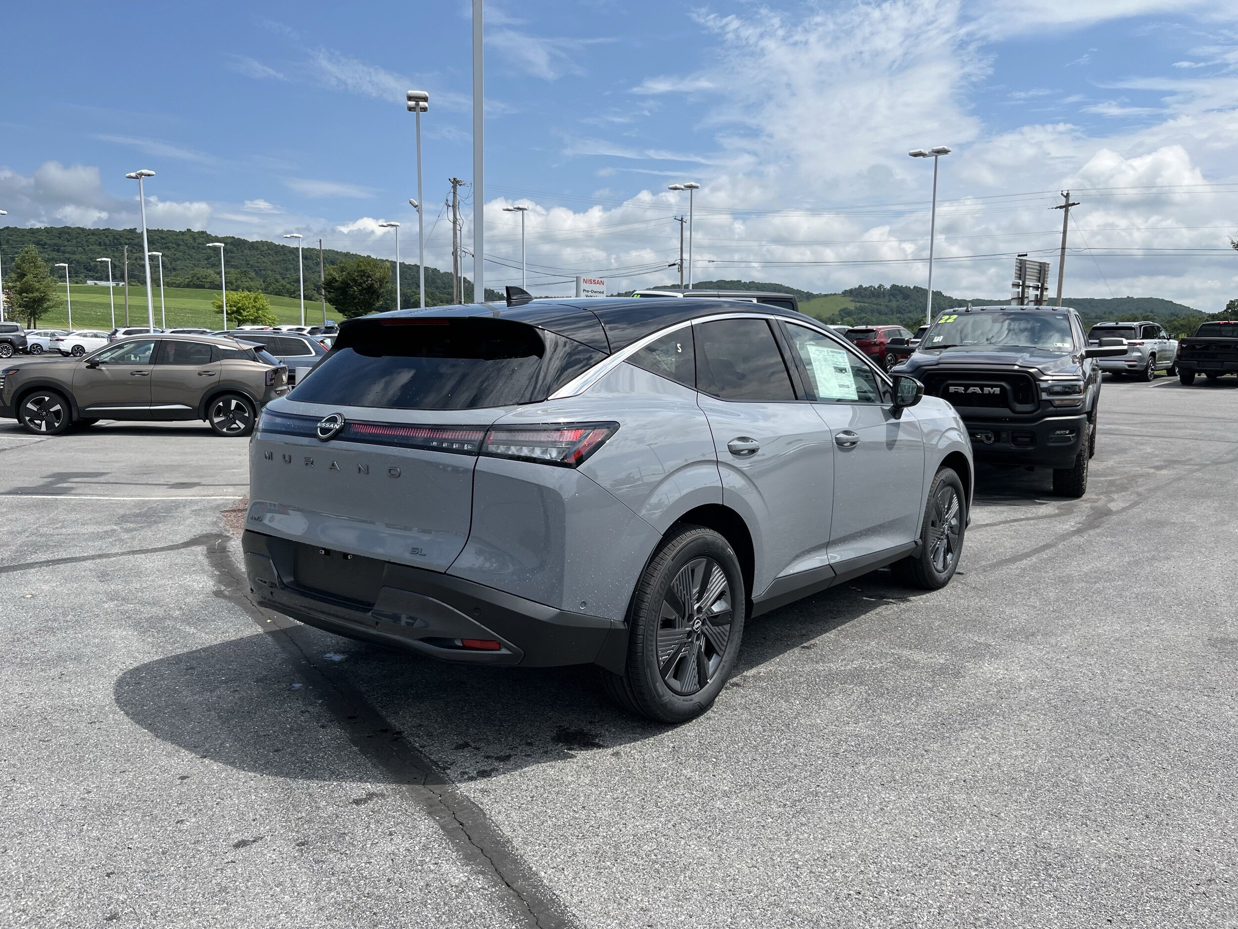 2025 Nissan Murano SL photo 3