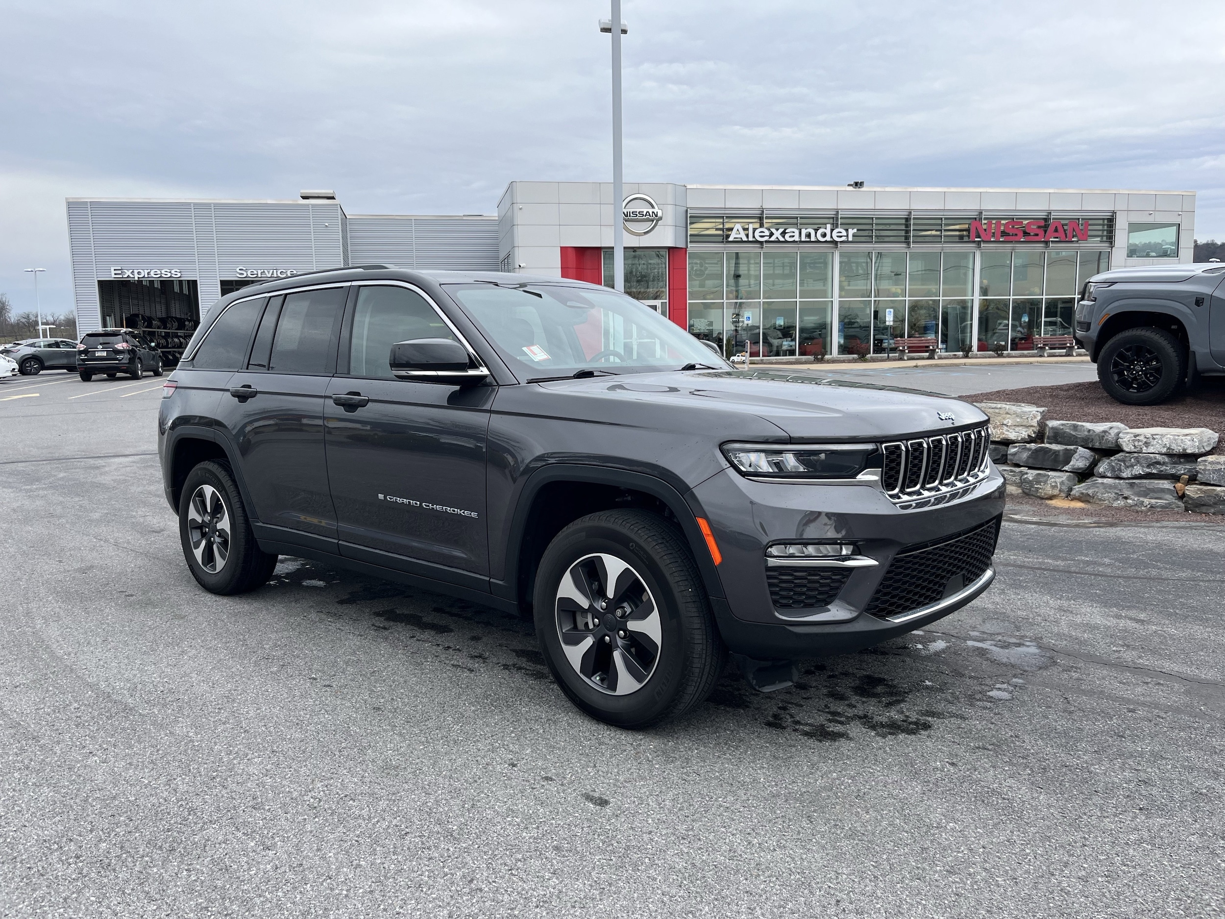 2023 Jeep Grand Cherokee 4xe's photo