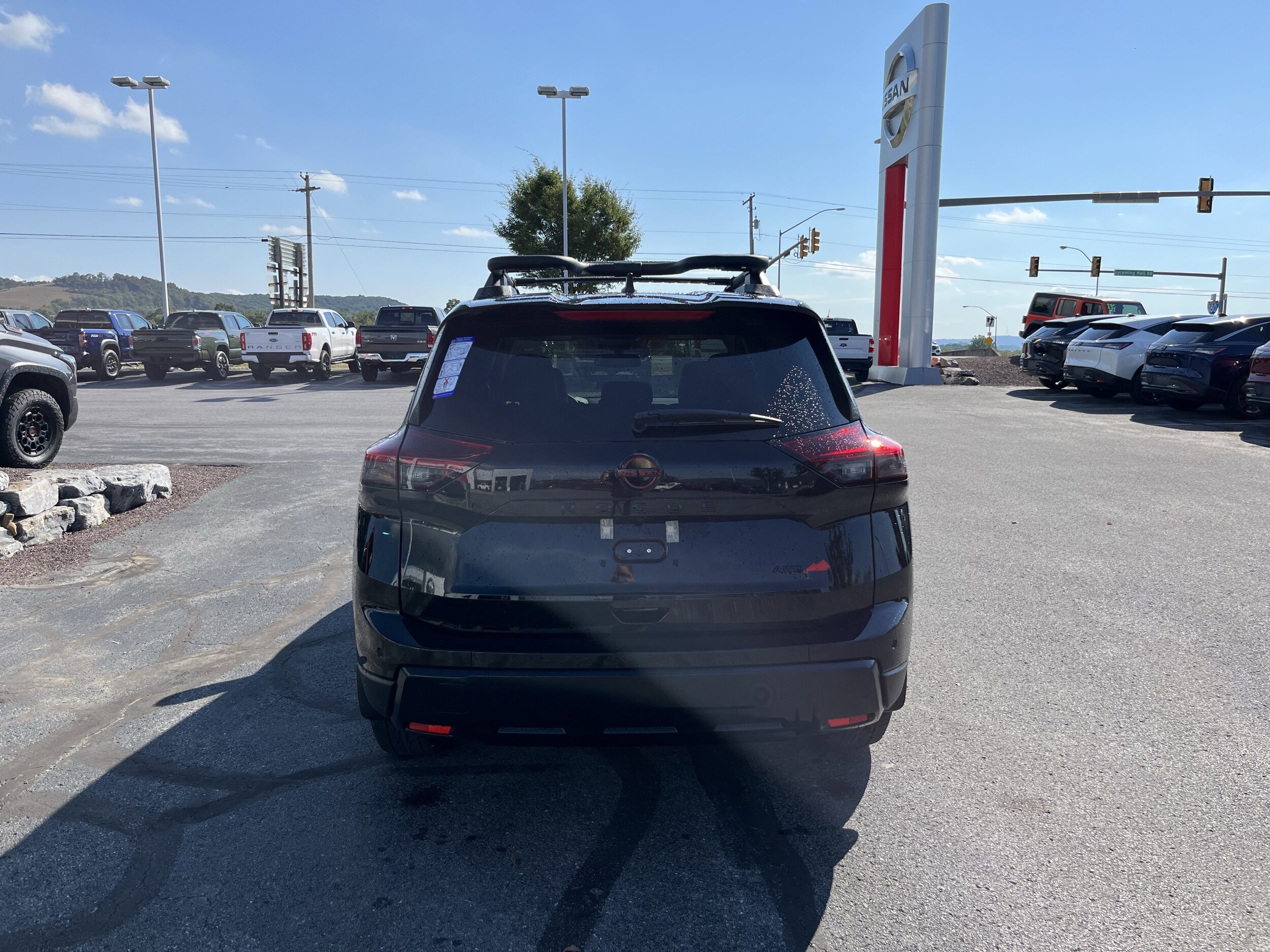 2026 Nissan Rogue SV photo 2