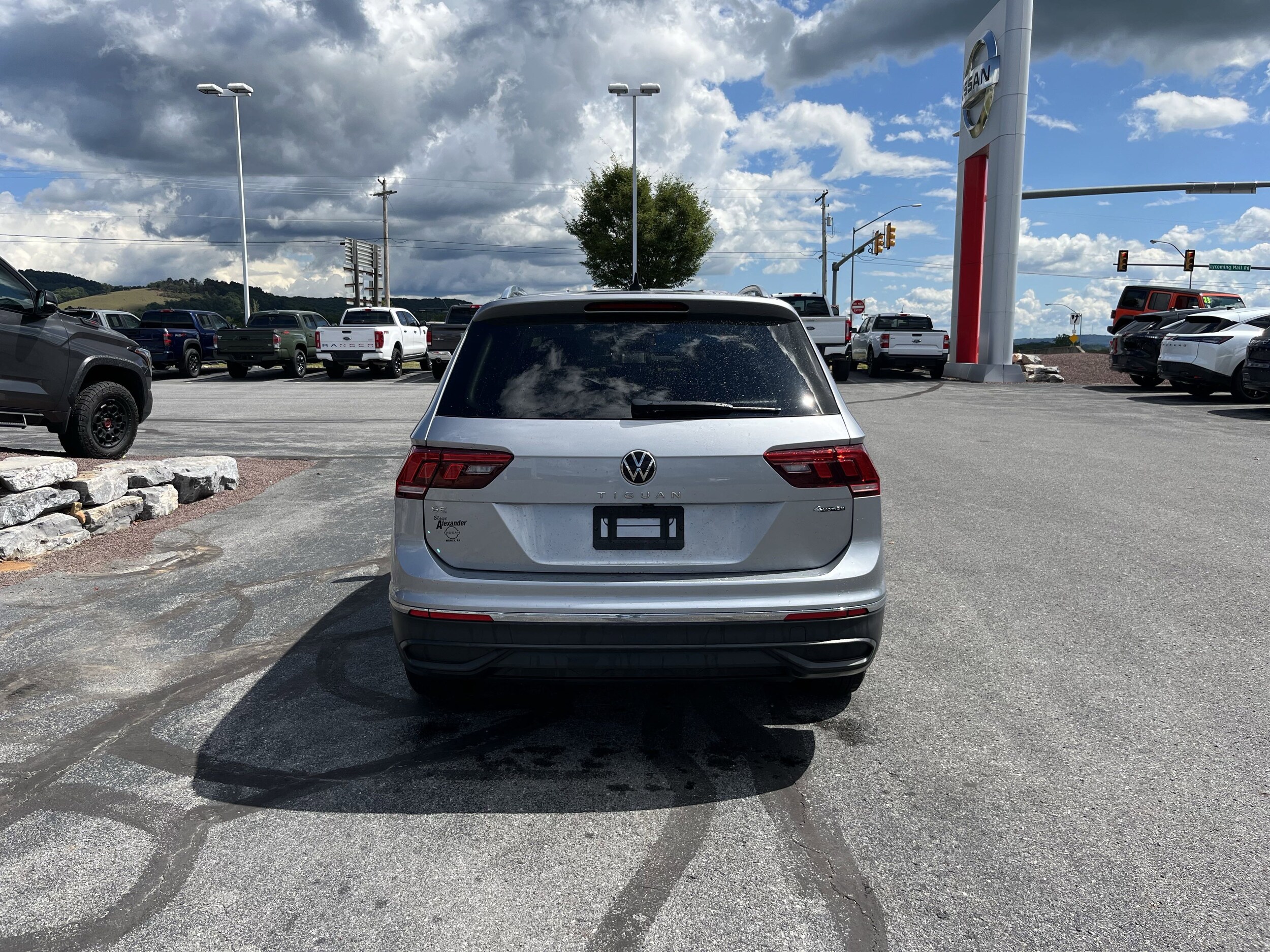2022 Volkswagen Tiguan SE photo 3