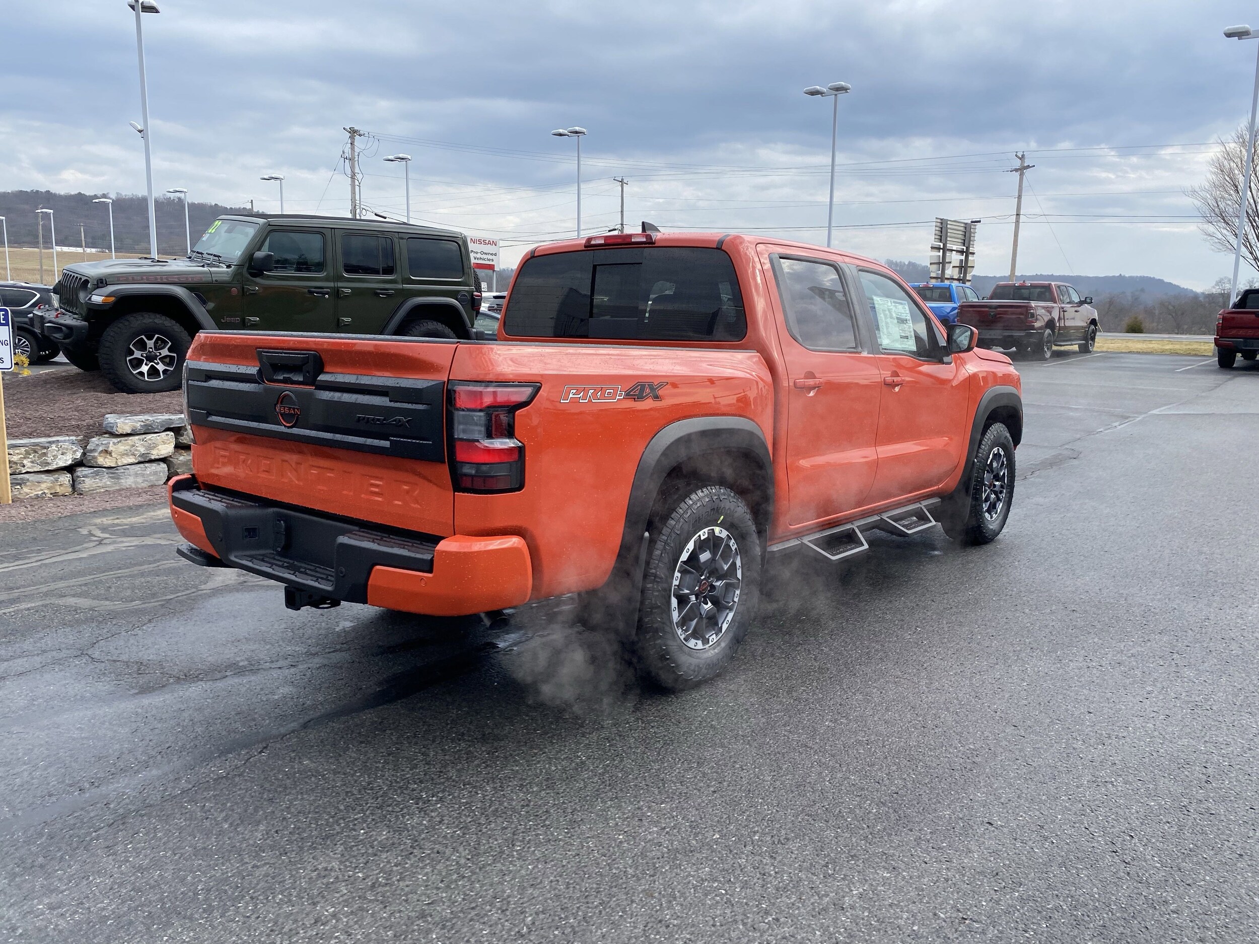 2025 Nissan Frontier PRO-4X photo 3