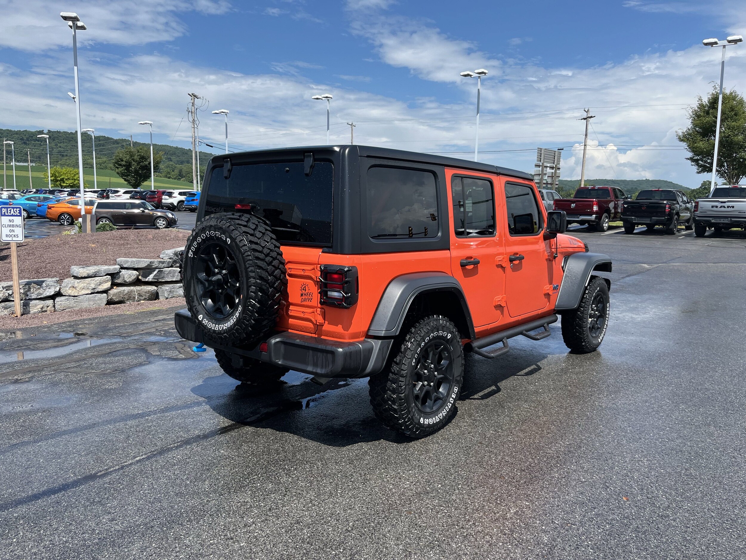 2023 Jeep Wrangler Base 4xe photo 3