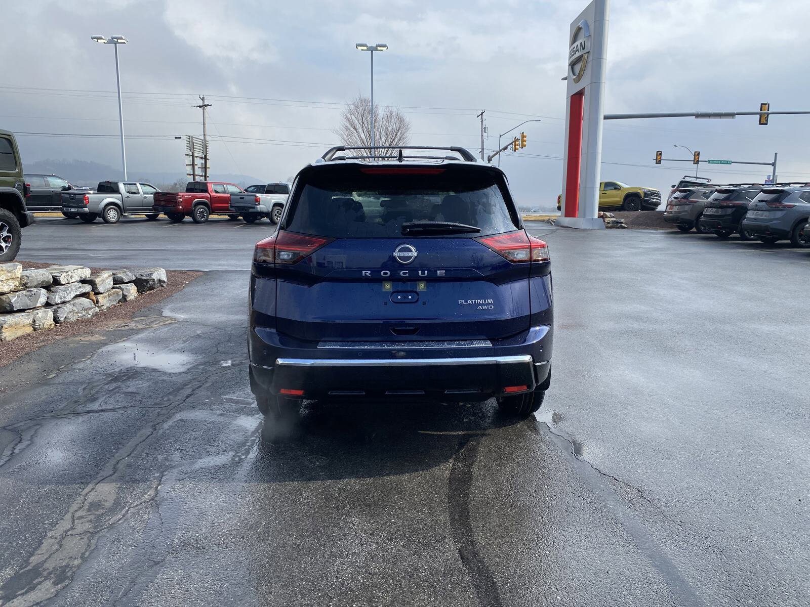 2025 Nissan Rogue Platinum photo 4
