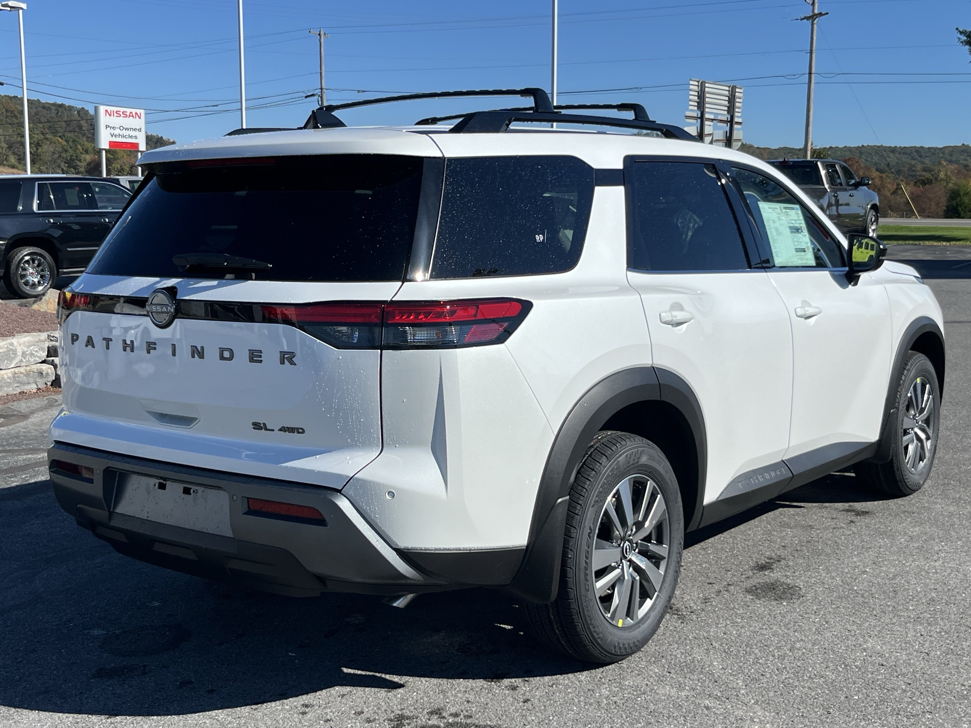 New 2026 Nissan Pathfinder SL SUV