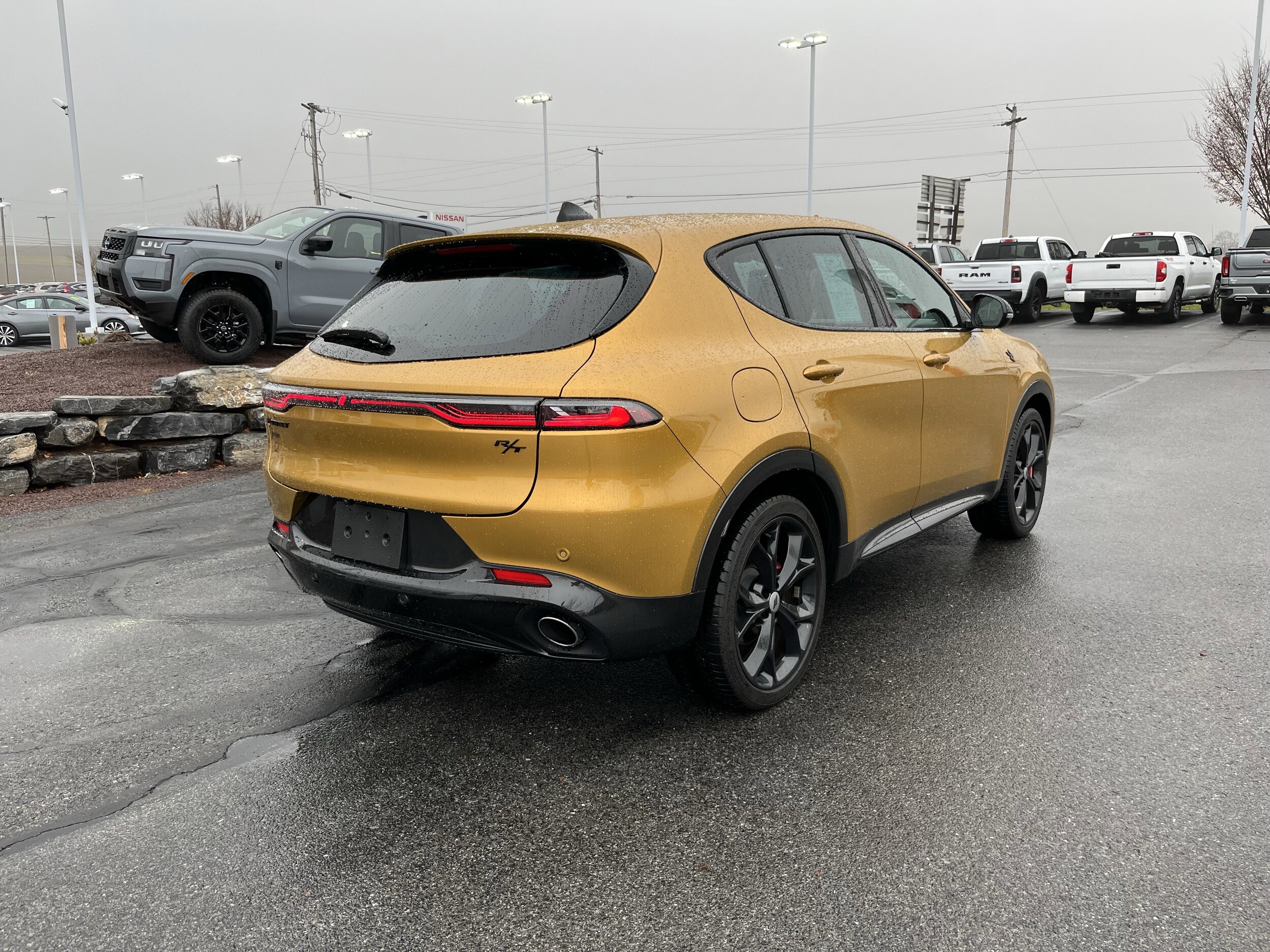 2024 Dodge Hornet R/T photo 3