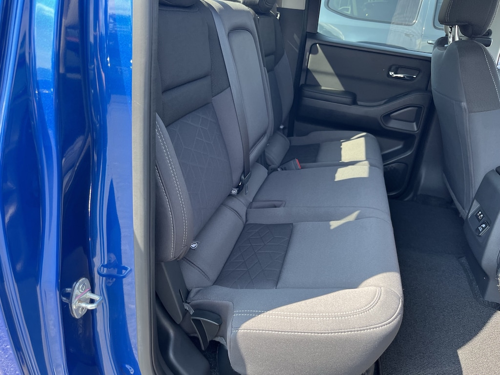 Used 2025 Nissan Frontier SV Truck Crew Cab