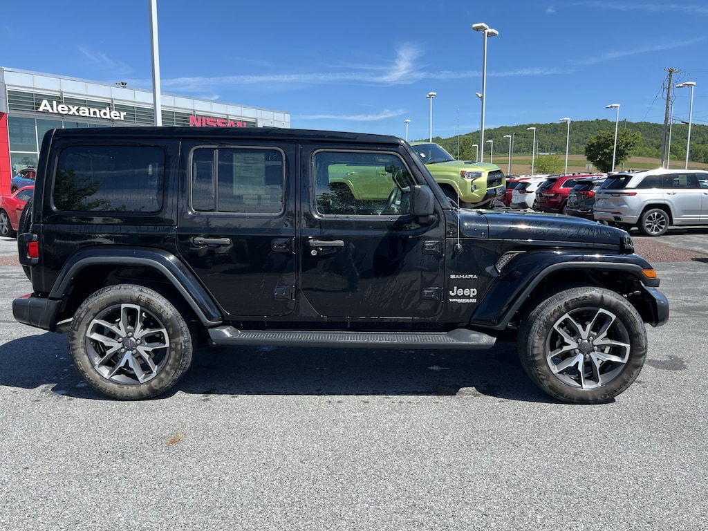 Used 2018 Jeep Wrangler Unlimited Sahara 4x4 SUV