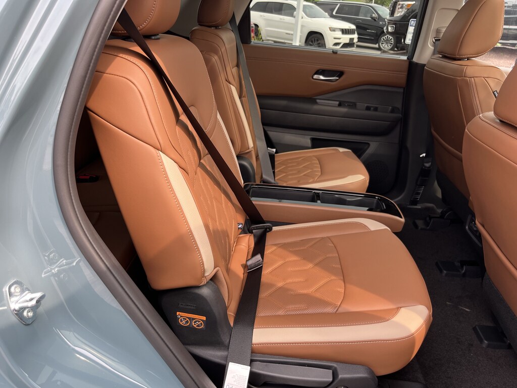 New 2026 Nissan Pathfinder Platinum SUV