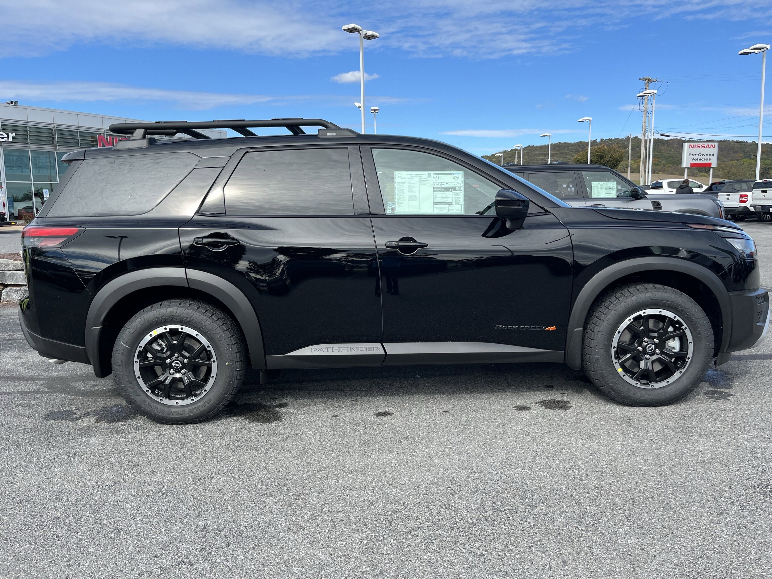 2025 Nissan Pathfinder Rock Creek photo 2