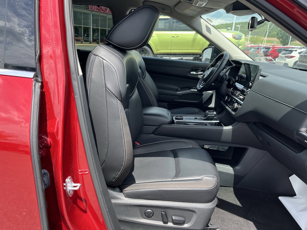Used 2023 Nissan Pathfinder SL SUV