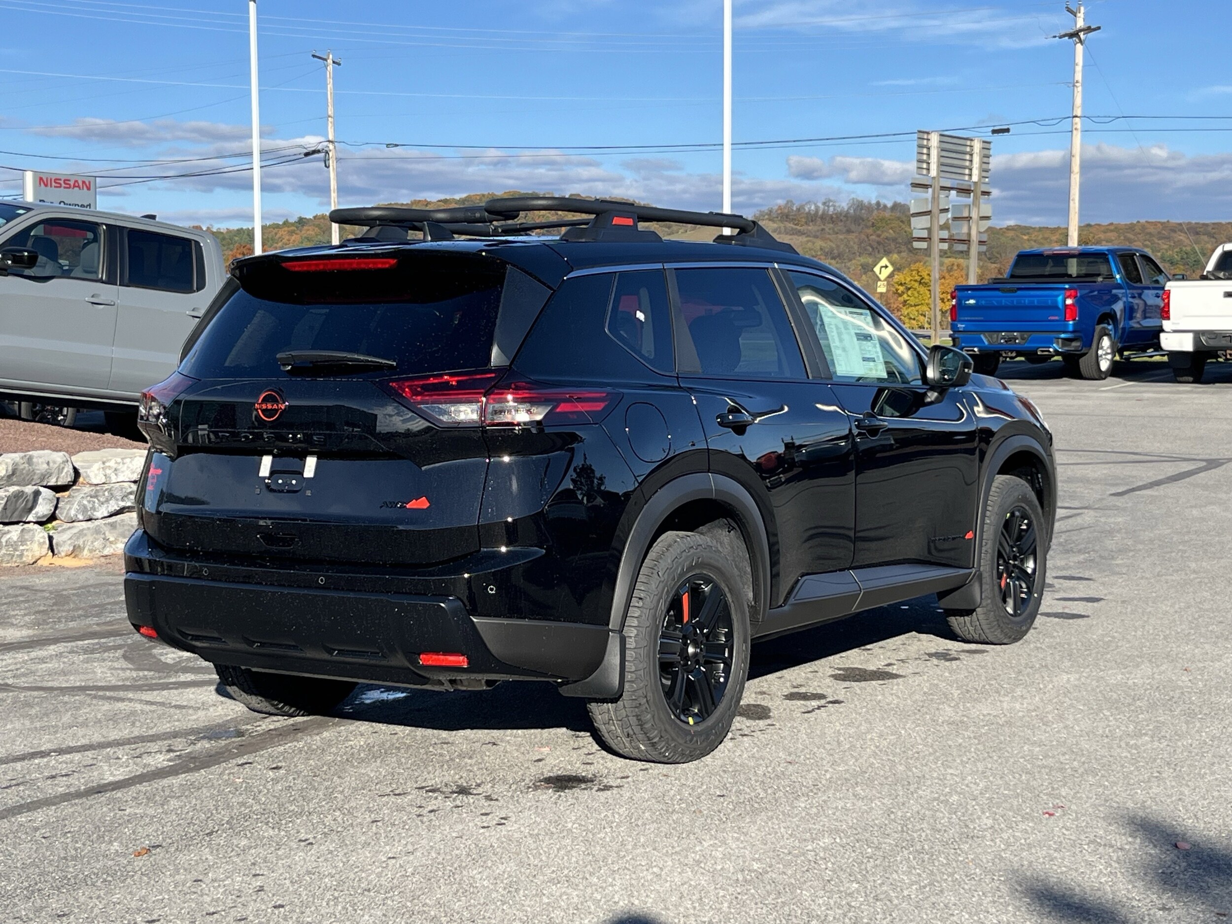 2026 Nissan Rogue SV photo 3