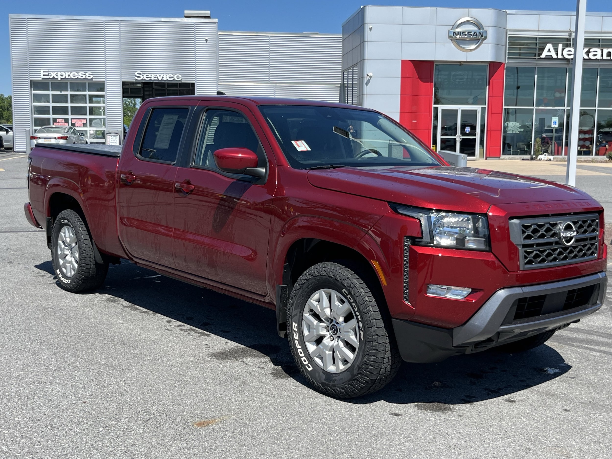 2023 Nissan Frontier SV Crew Cab 4X4 LWB's photo