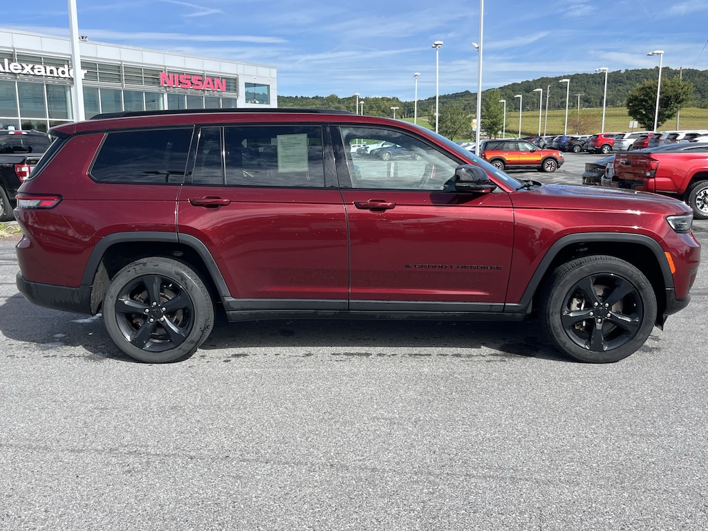 Used 2023 Jeep Grand Cherokee L Laredo SUV