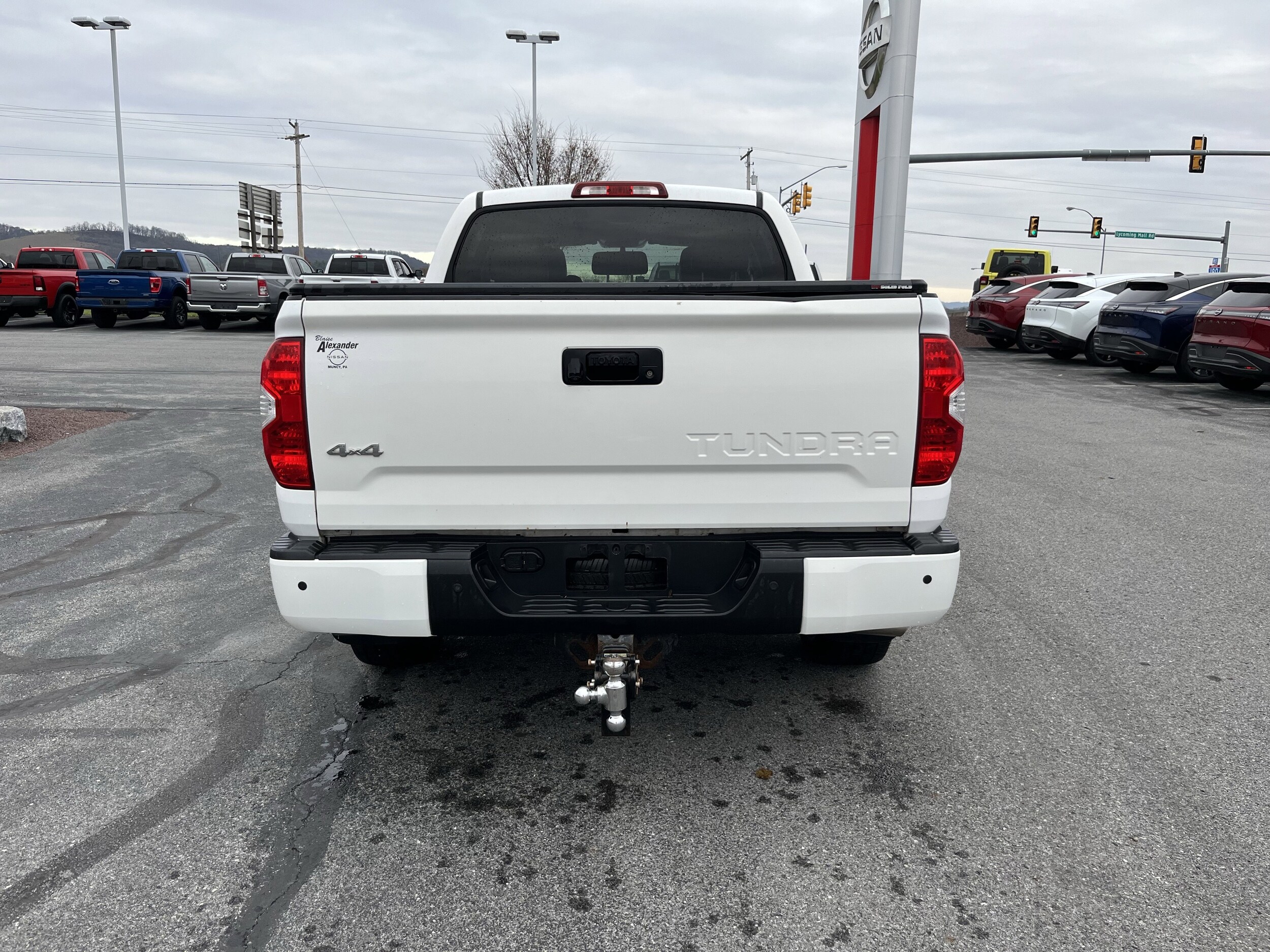 2015 Toyota Tundra CrewMax Platinum photo 4