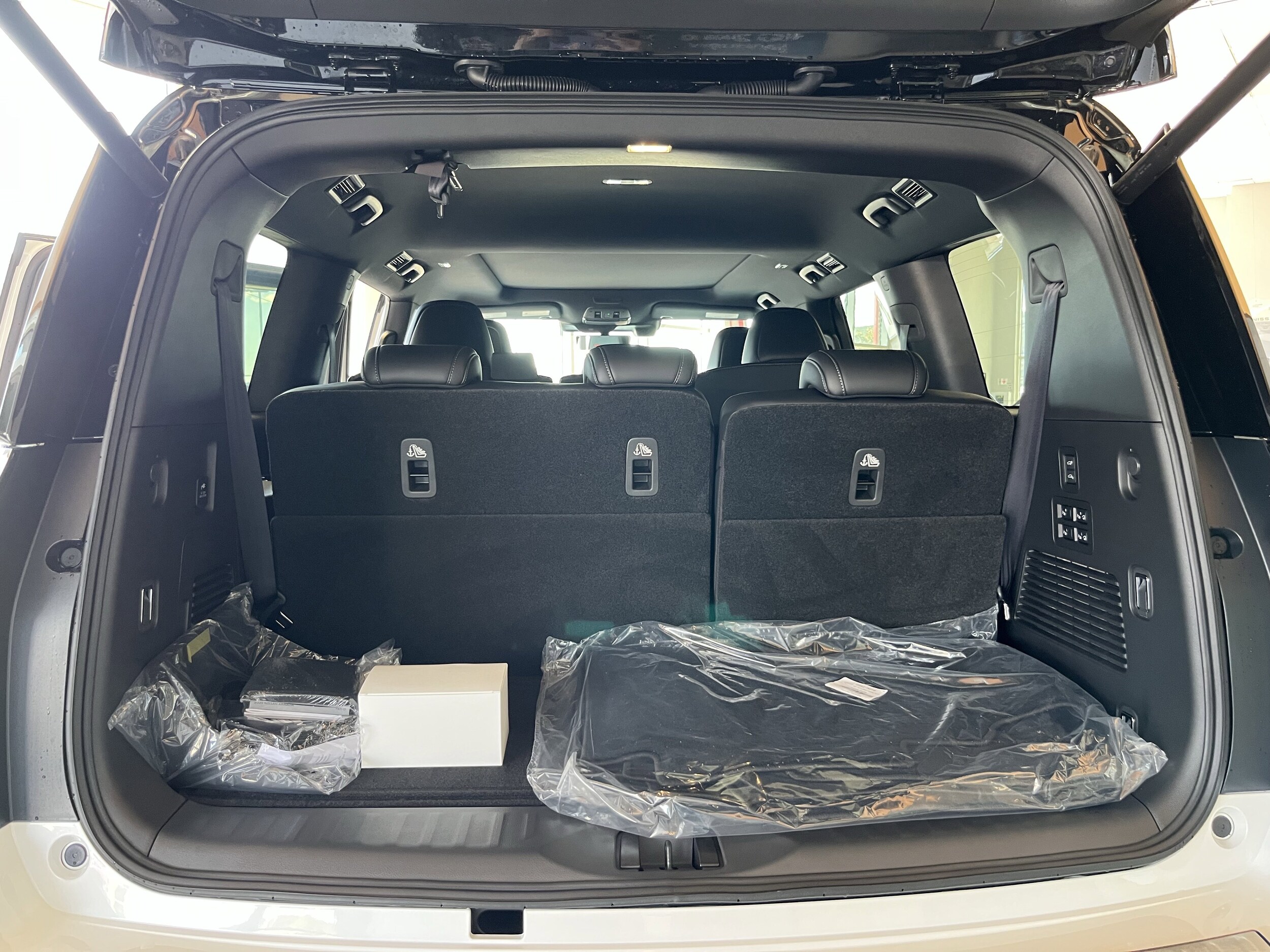 2025 Nissan Armada photo 4