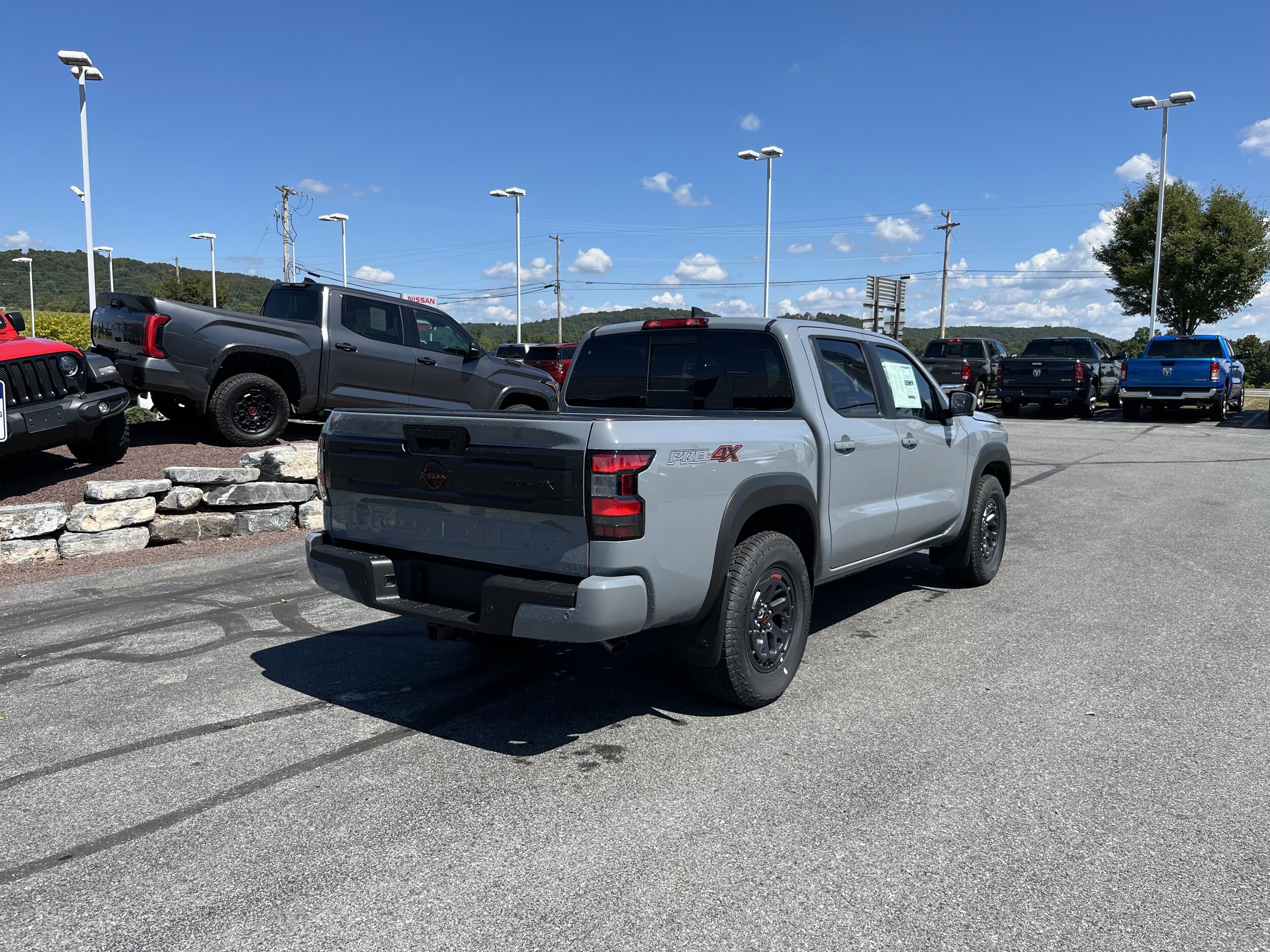 2025 Nissan Frontier PRO-4X photo 3